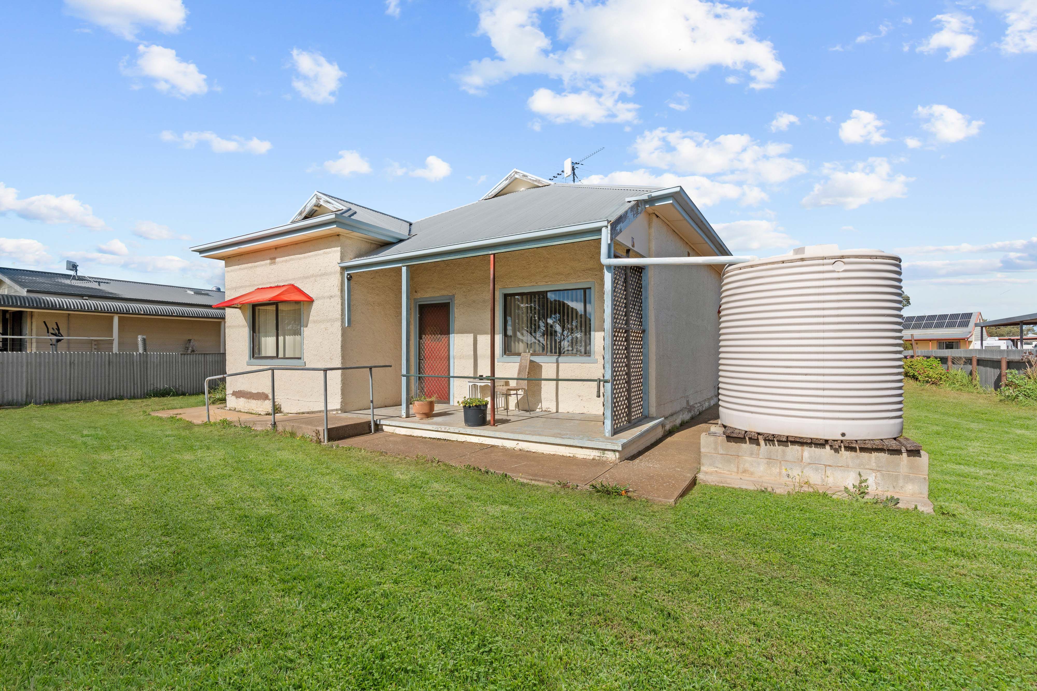 5 Old Adelaide Road — photo 12 of 14