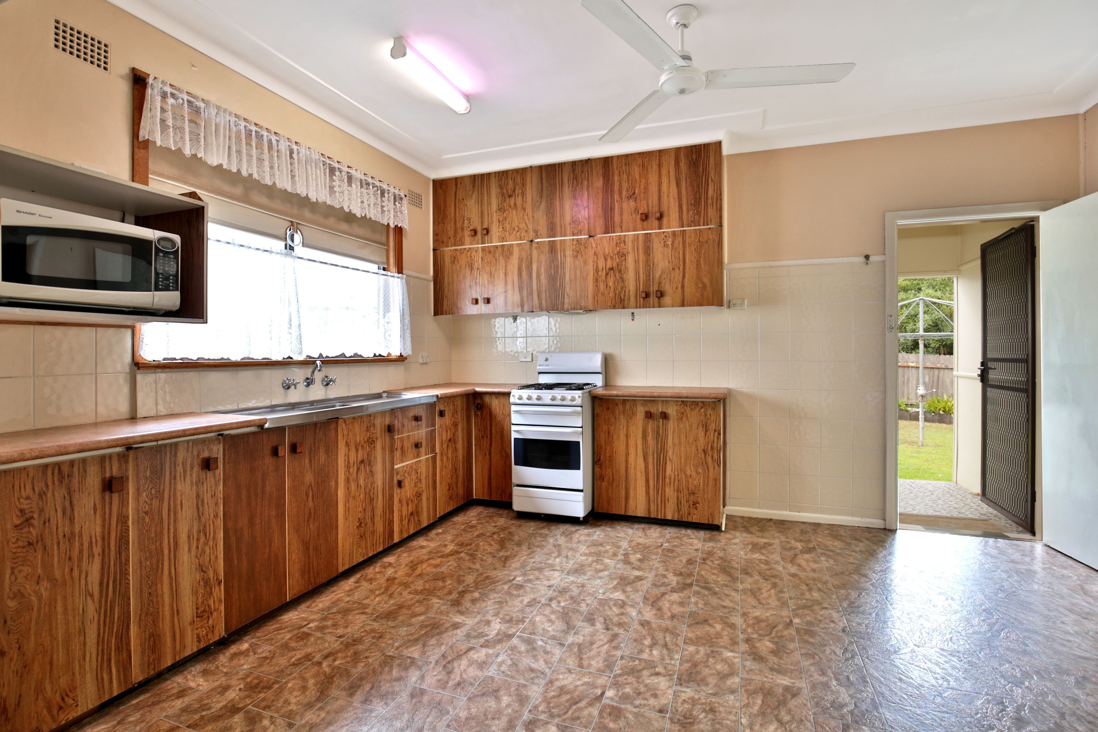 1 Turley Avenue, Bomaderry, NSW 2541