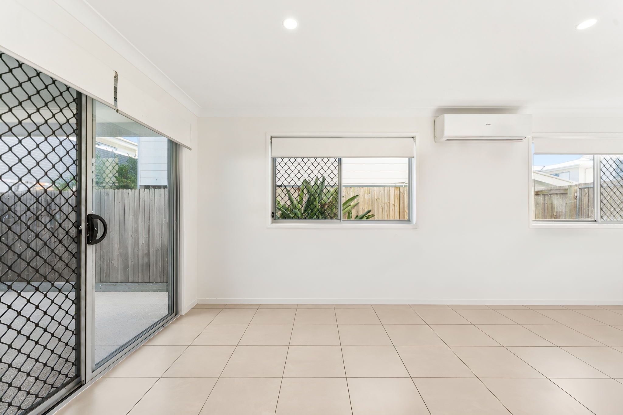 13/63 Harlen Road — photo 3 of 17