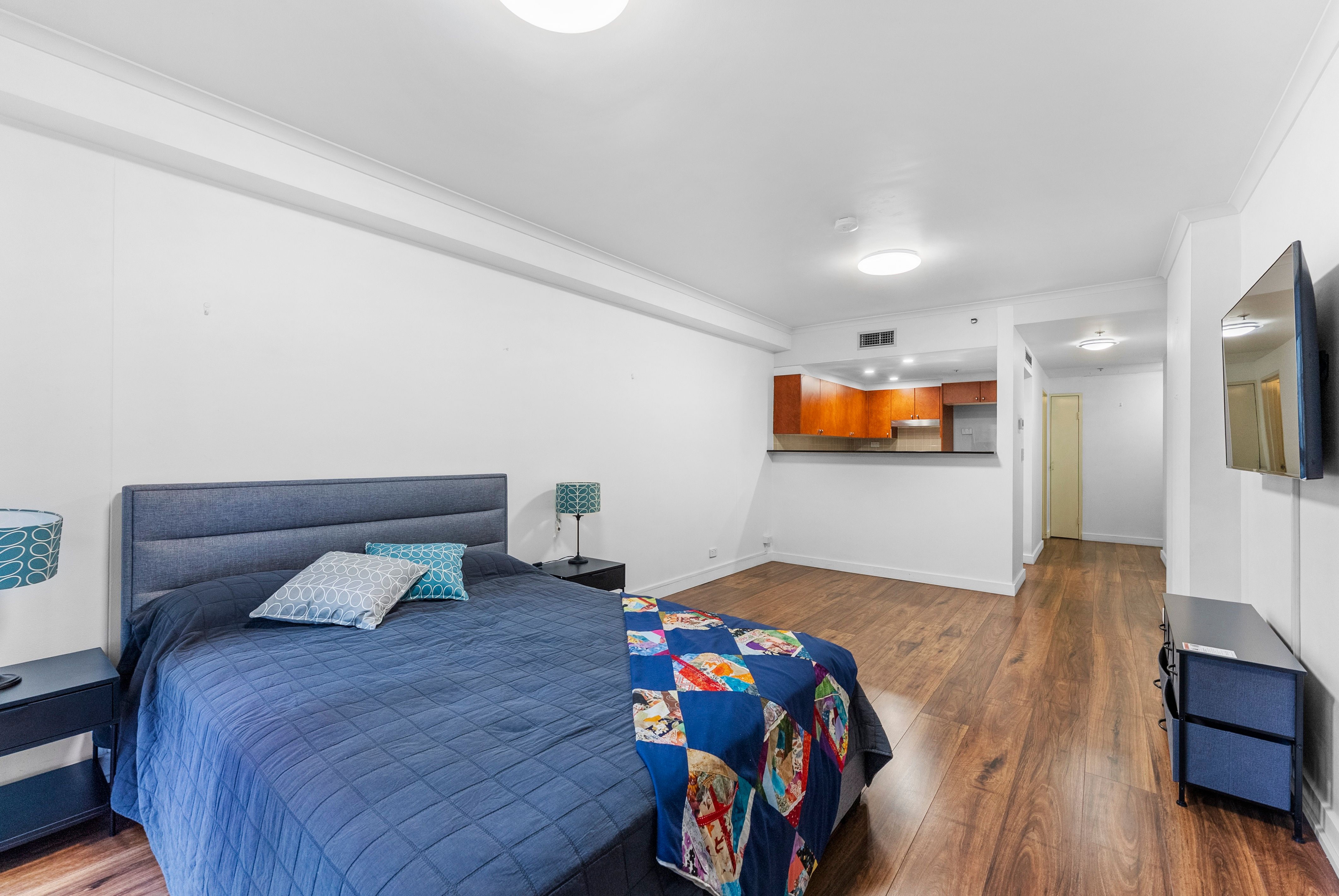 1004/5 Hosking Place — photo 4 of 10