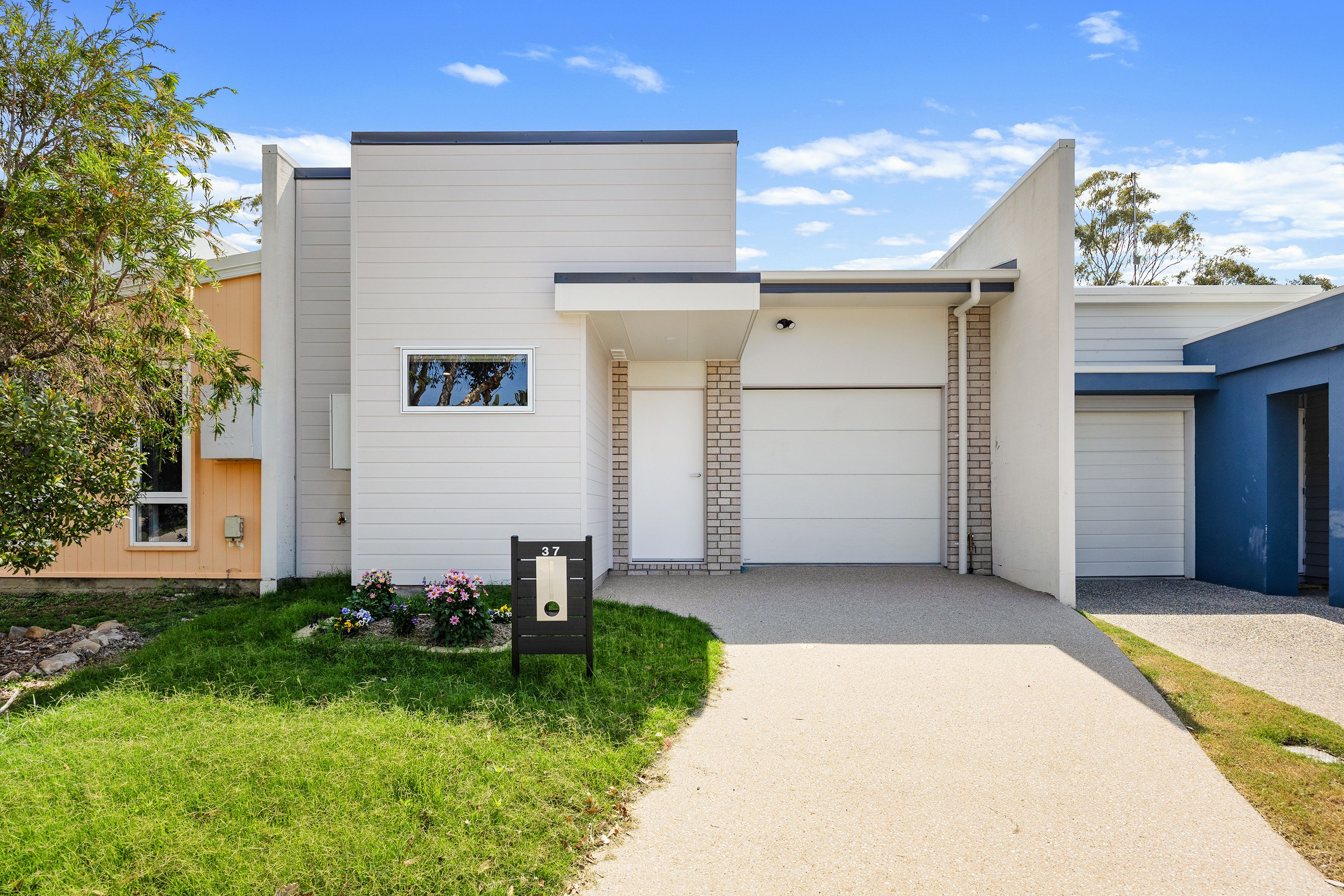 37 Aurora Road — photo from Ray White Gladstone