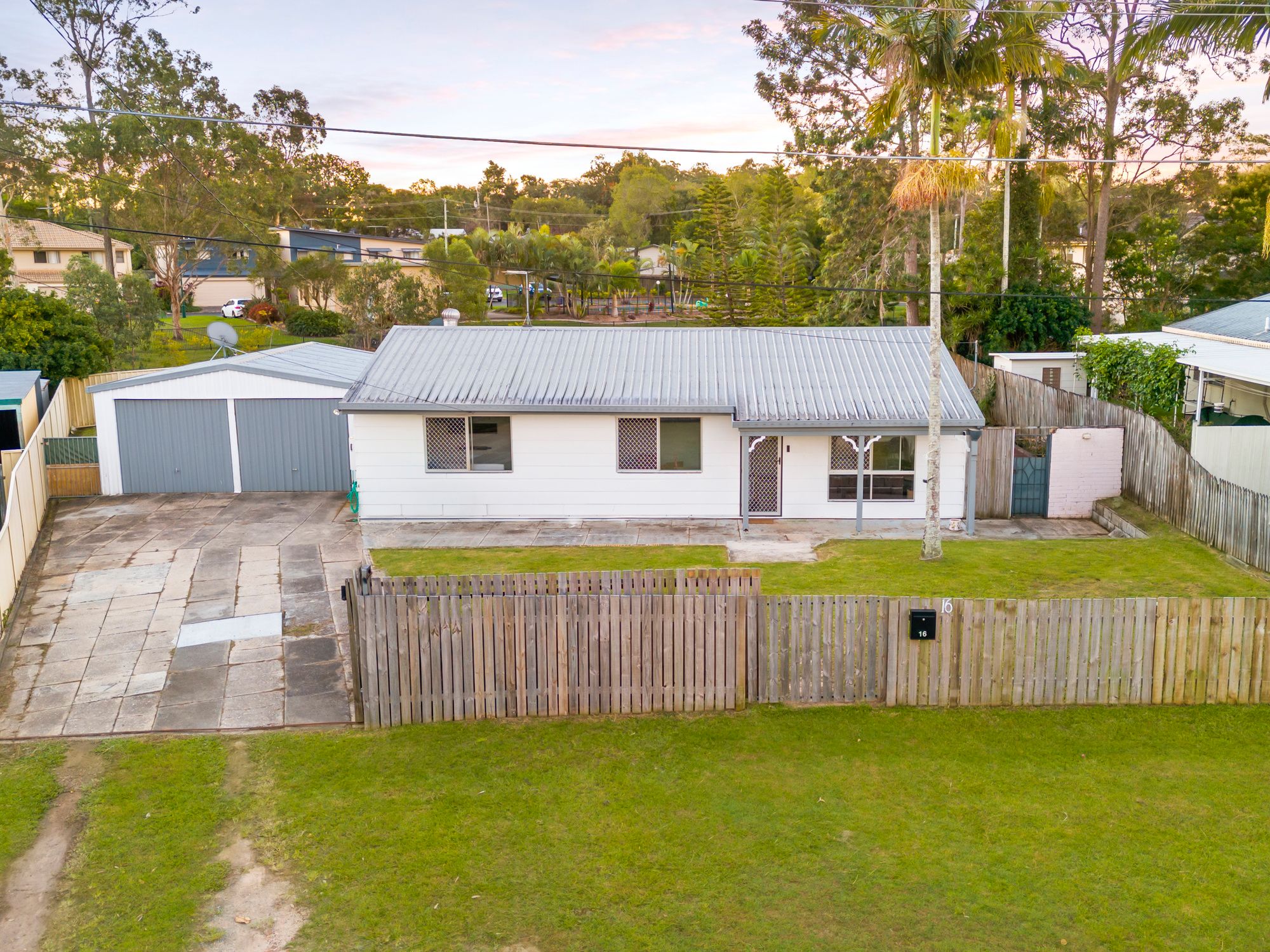 16 Geelong Court — photo 2 of 16