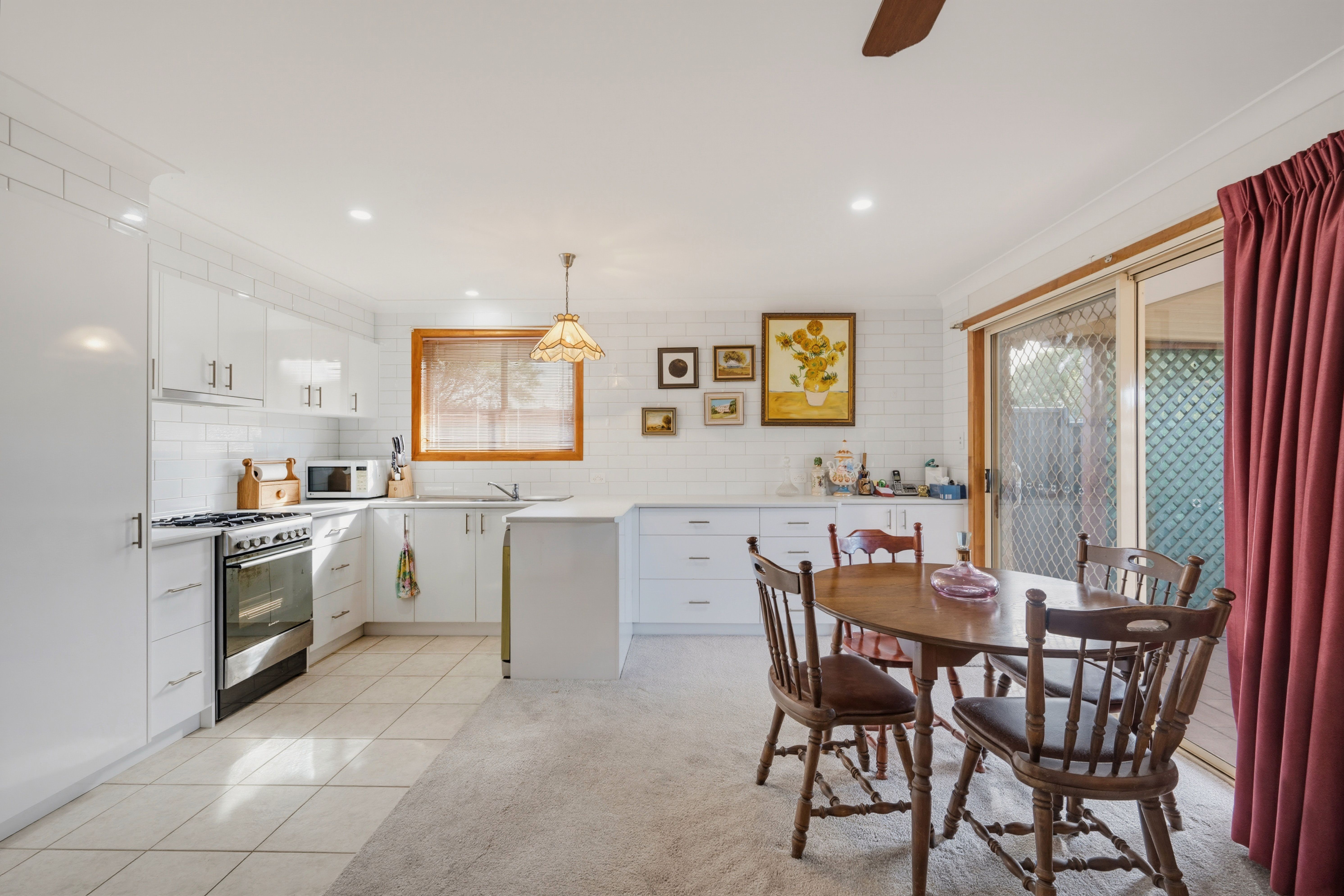 28 Merrymen Way — photo 4 of 17