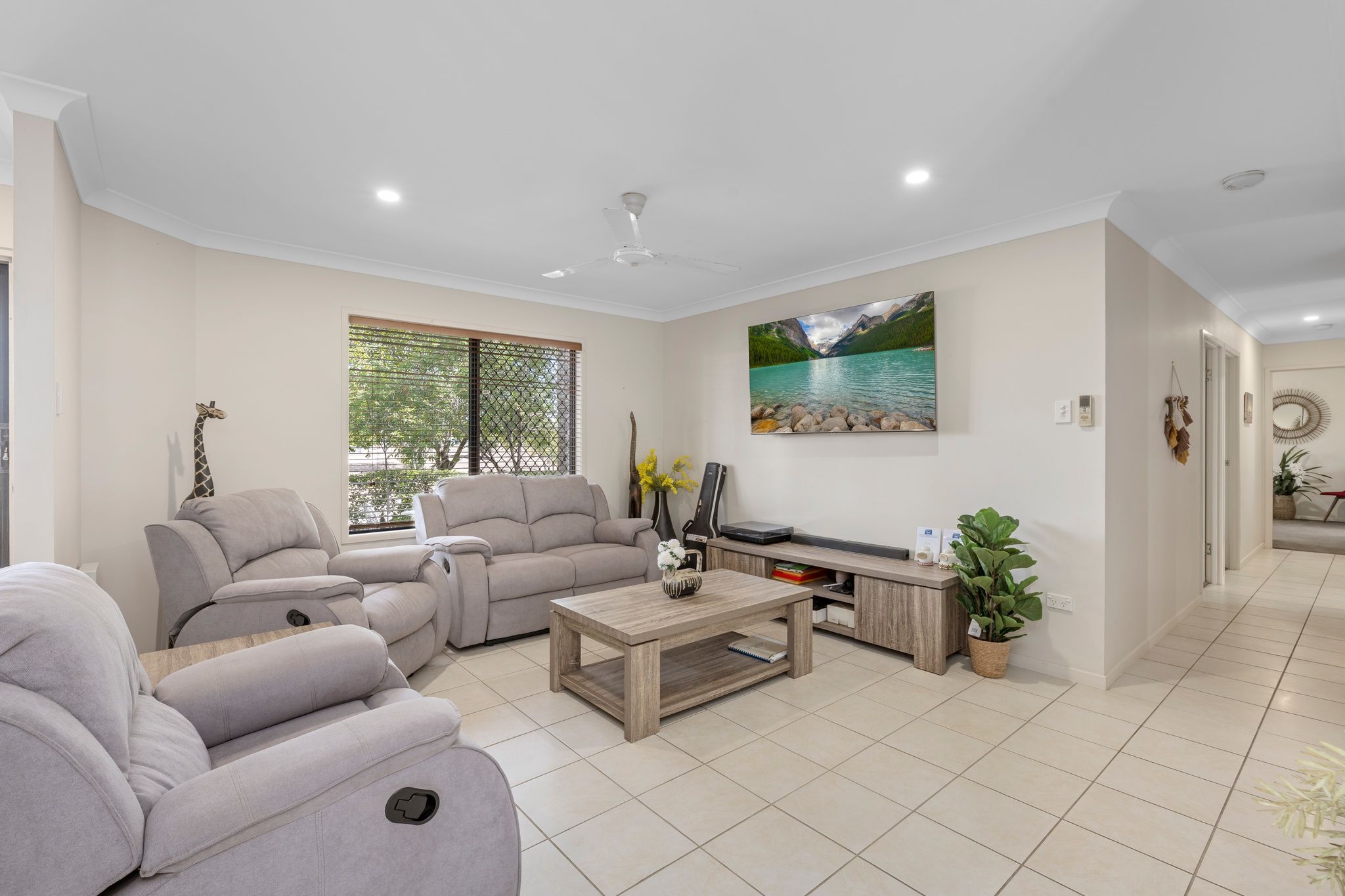 2 Wexford Crescent, Mount Low, QLD 4818