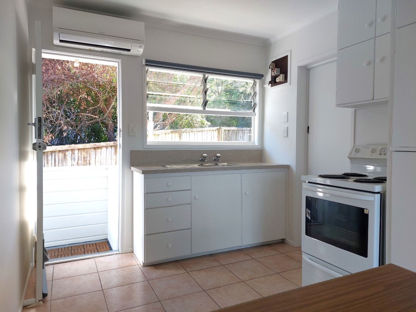 2/6 Hobday Place, Meadowbank, Auckland City