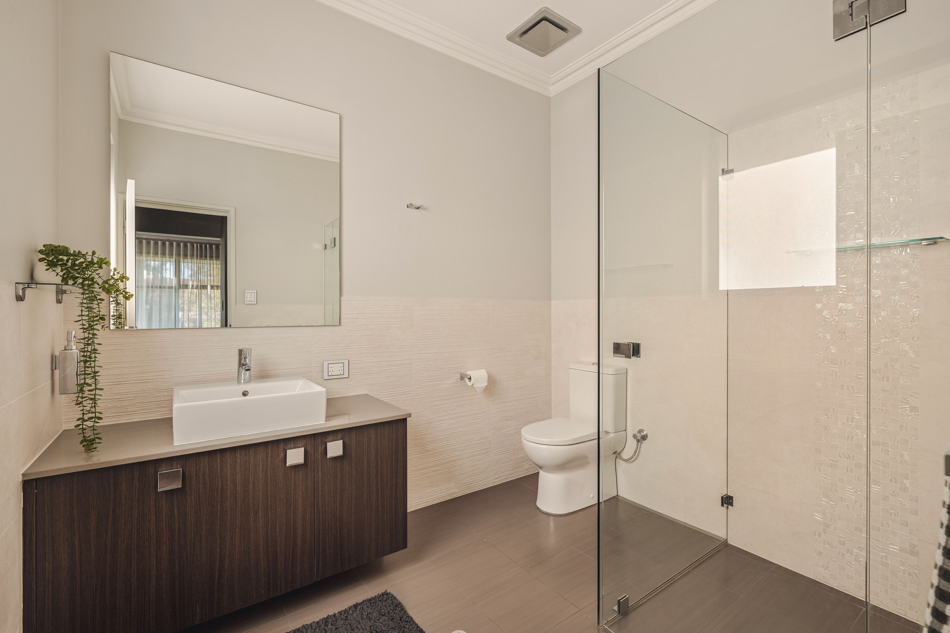 Riverside Luxury, Beautifully Bespoke! — photo 19 of 28