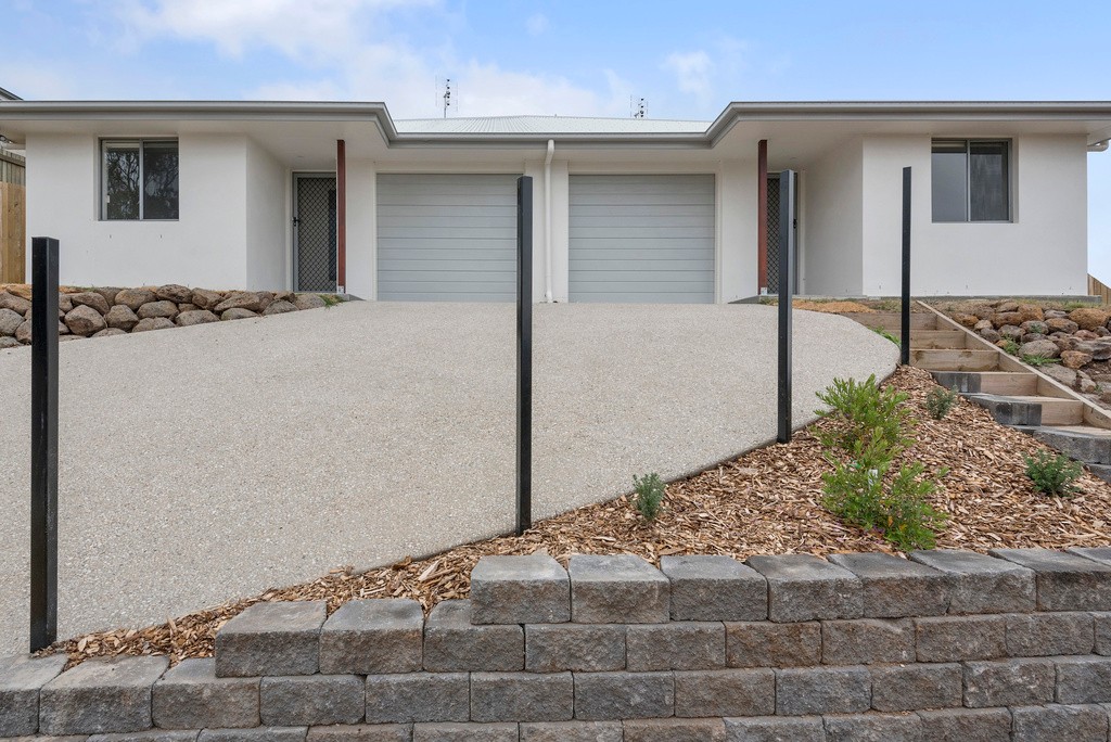 2/11 Adelaide Street, Cranley, QLD 4350