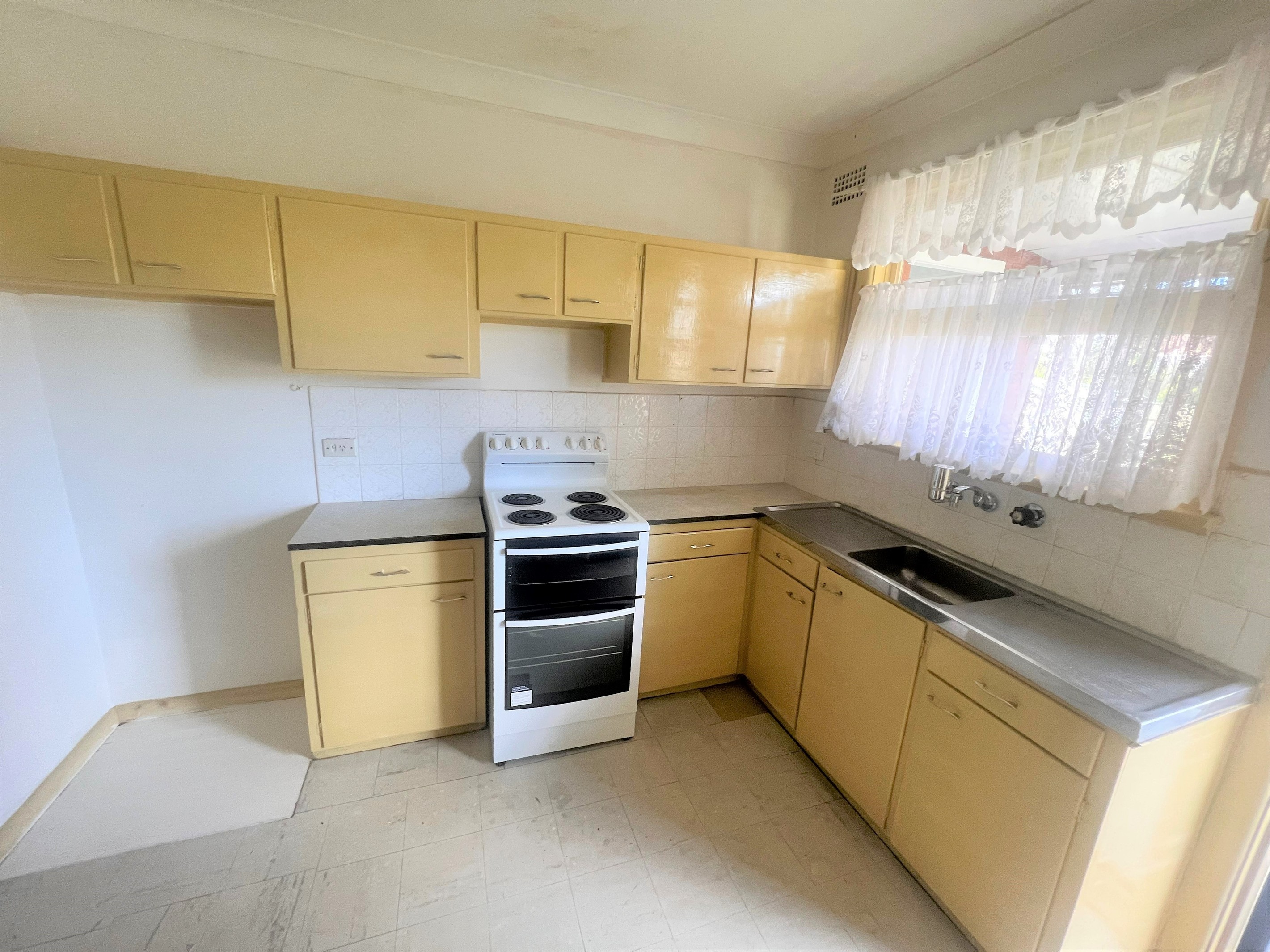 8 Chester Avenue, Cambridge Park, NSW 2747