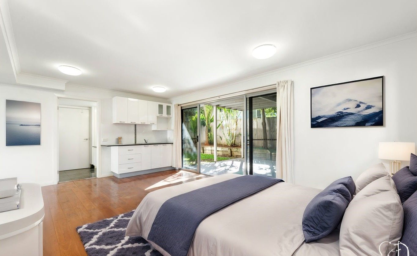 1/3 Fourth Avenue, Labrador, QLD 4215