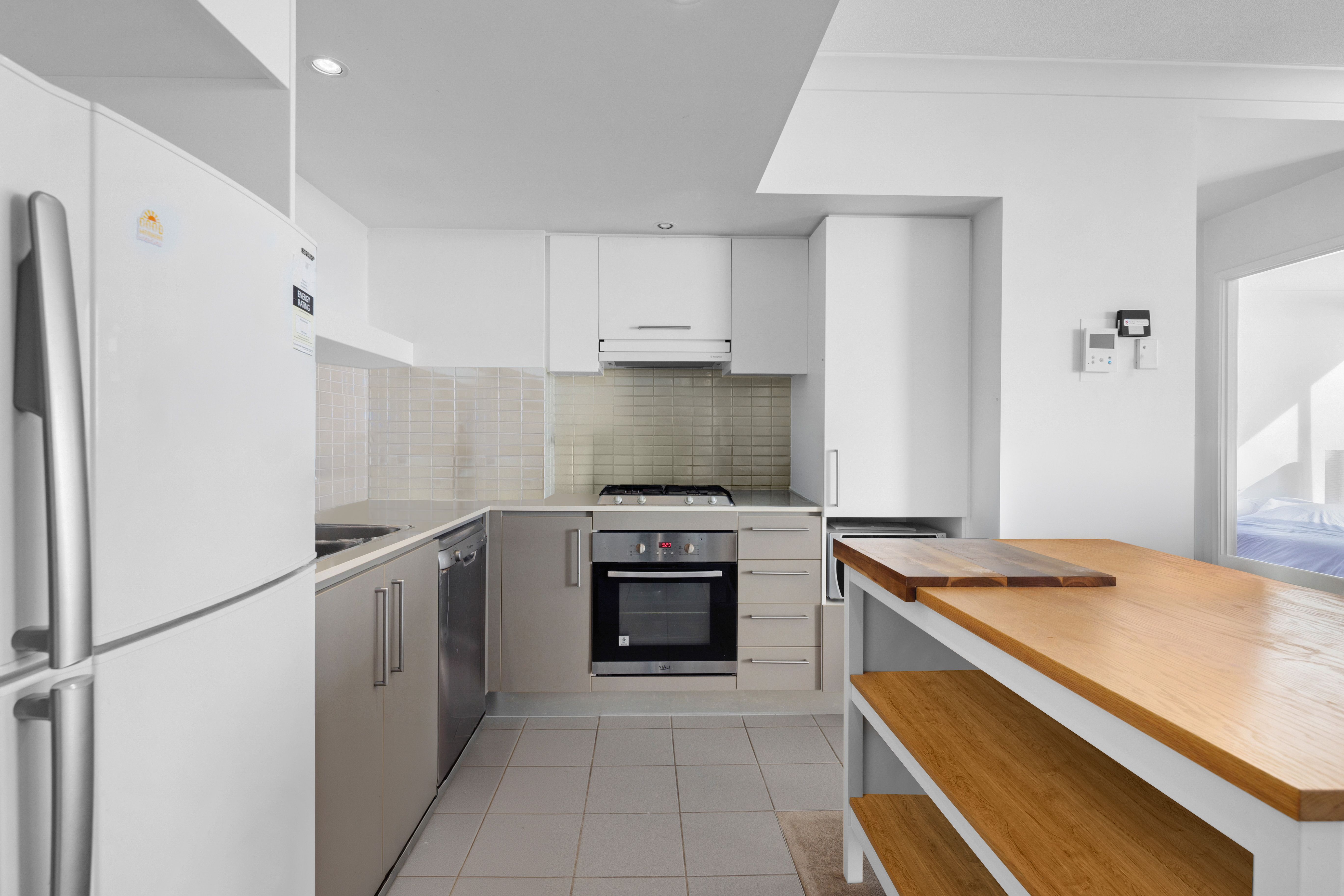 1373/56 Scarborough Street — photo 7 of 18