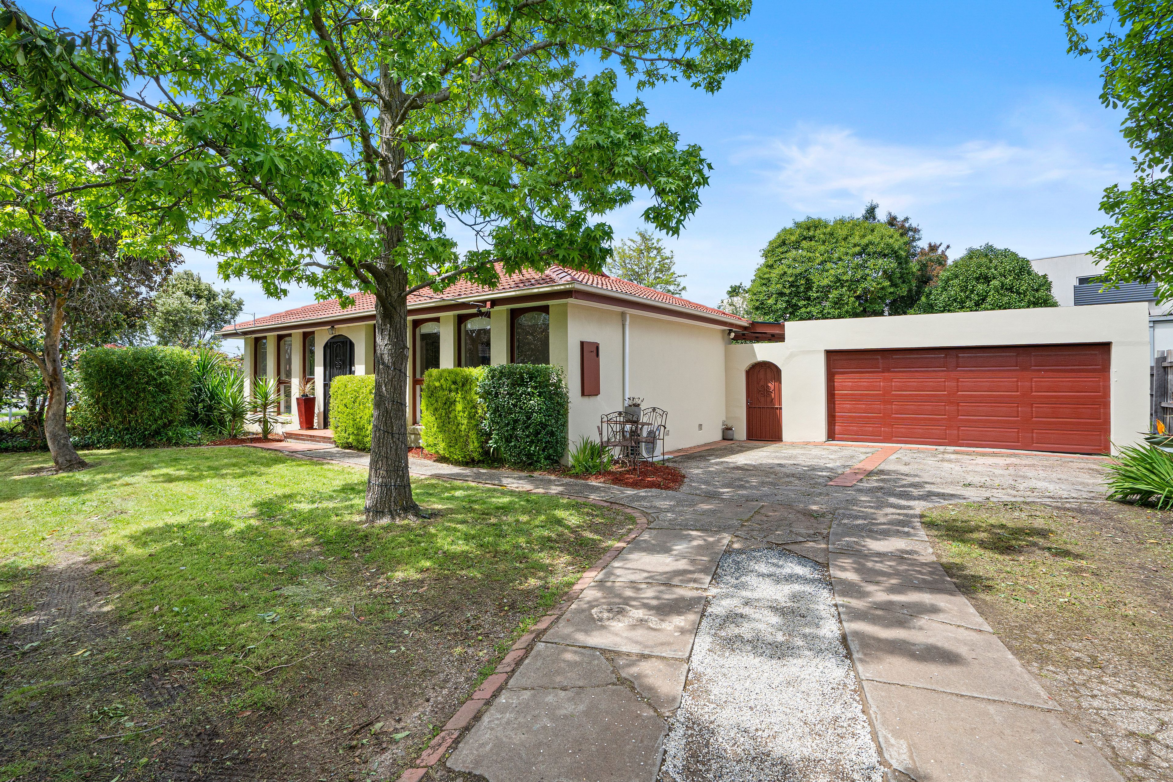 27 Chaucer Crescent, Bundoora, VIC 3083