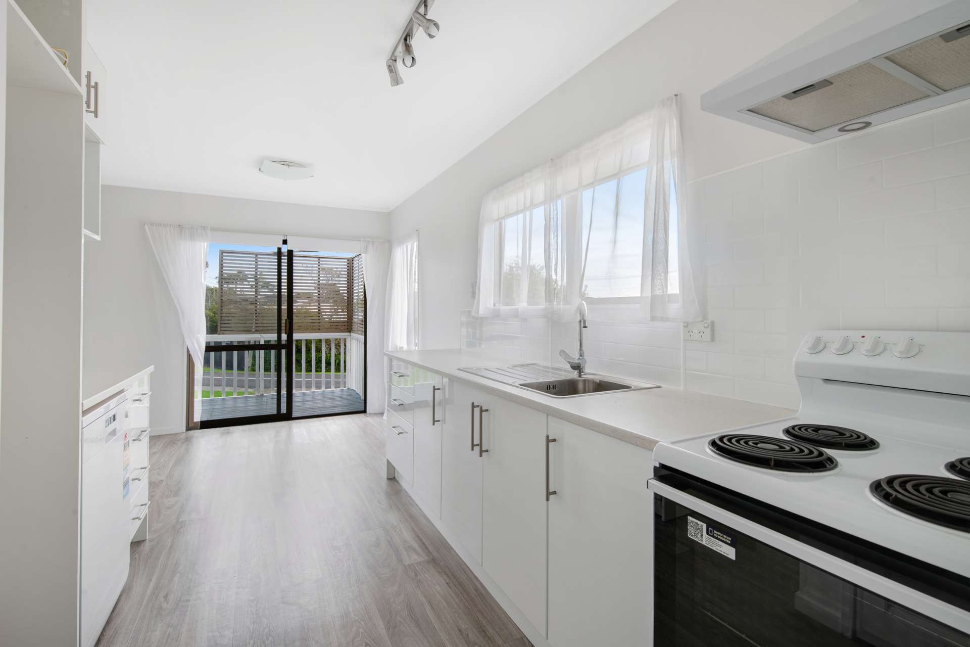 2/48 Rawhiti Road photo 3