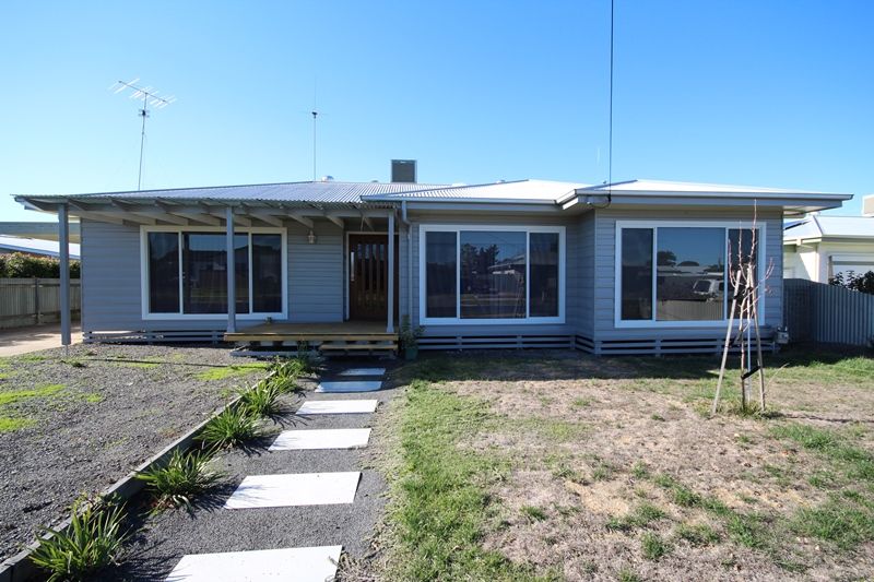 11 Glancy Street, Horsham VIC 3400