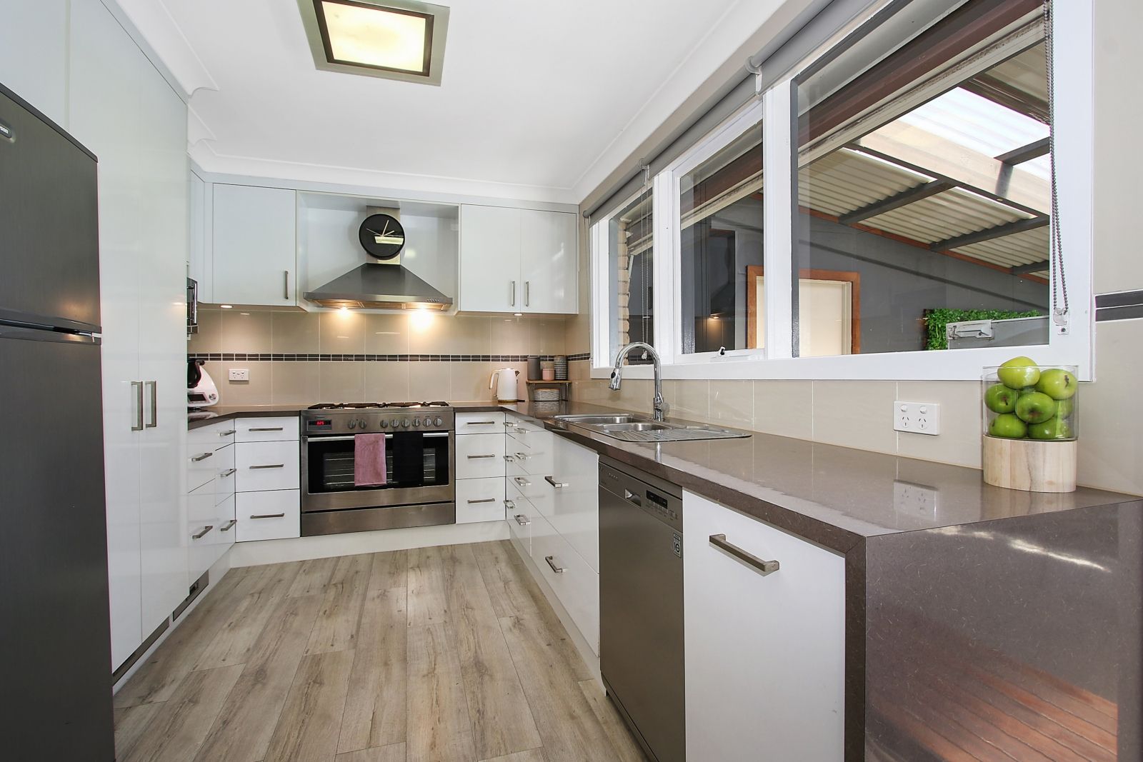 324 Cheyenne Drive, Lavington NSW 2641