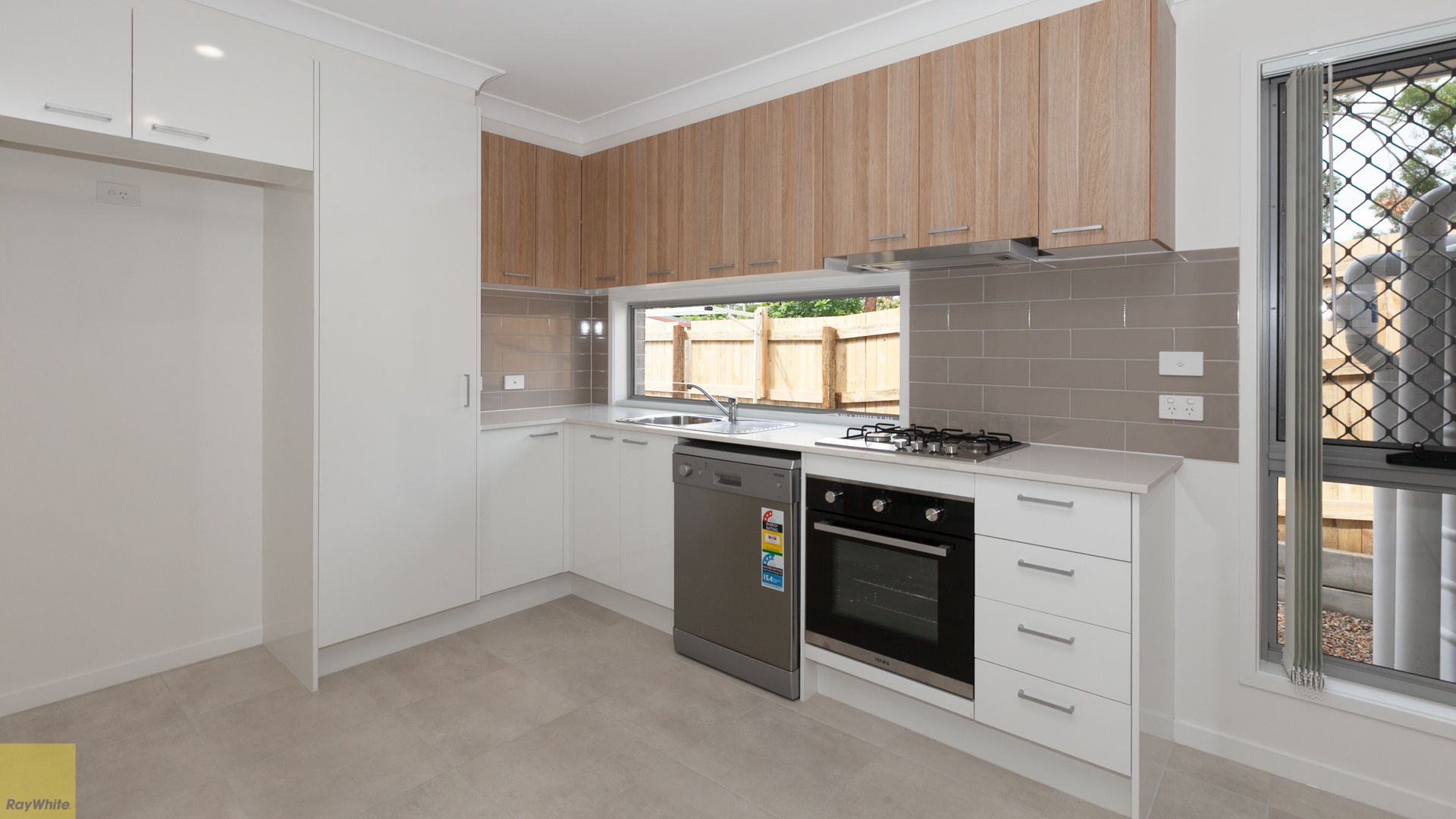 2/3 Ellie Court (2/39 Station Road) Lot 3, Loganlea, QLD 4131