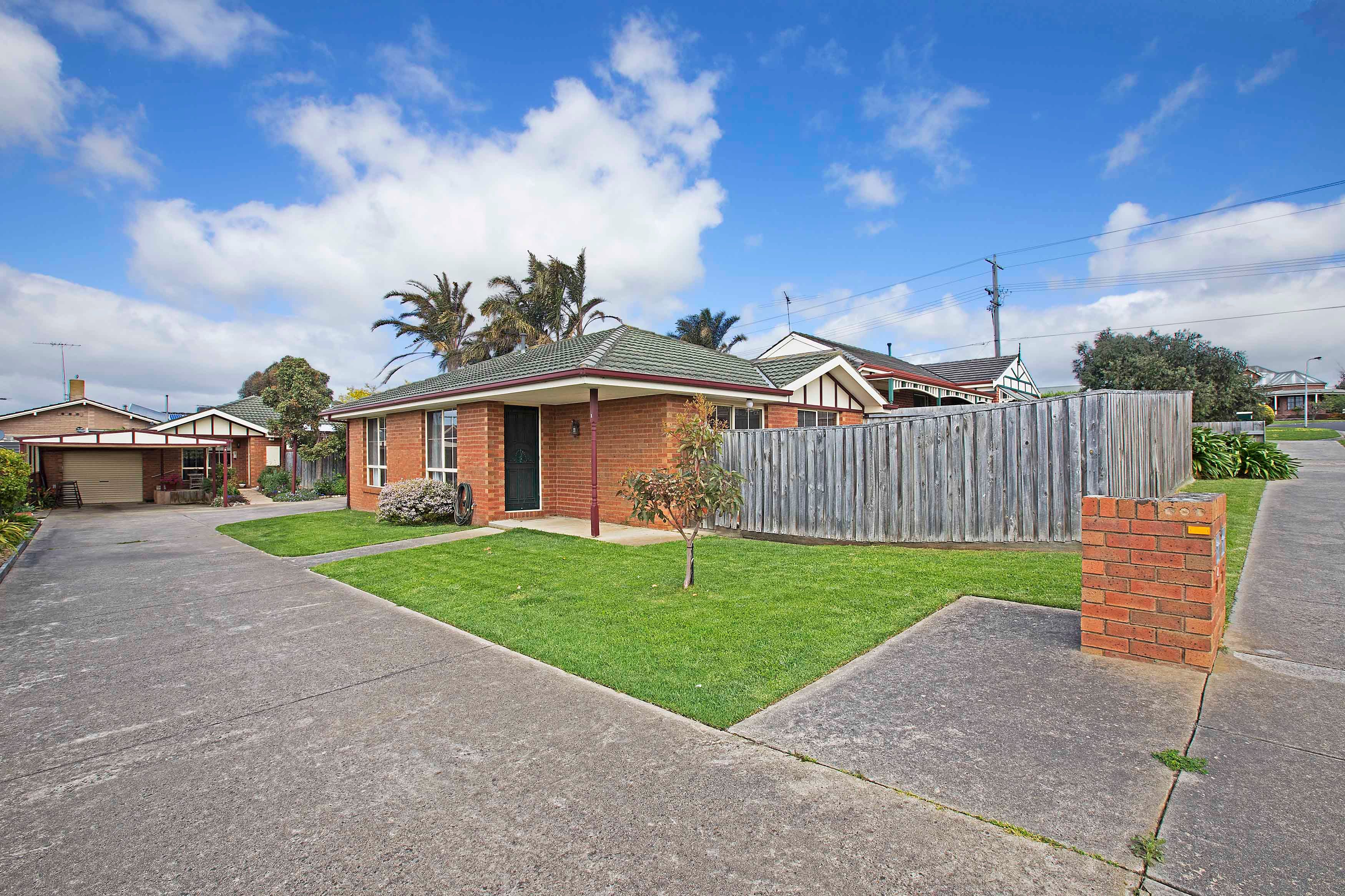 1/4 Burdekin Road, Highton, VIC 3216