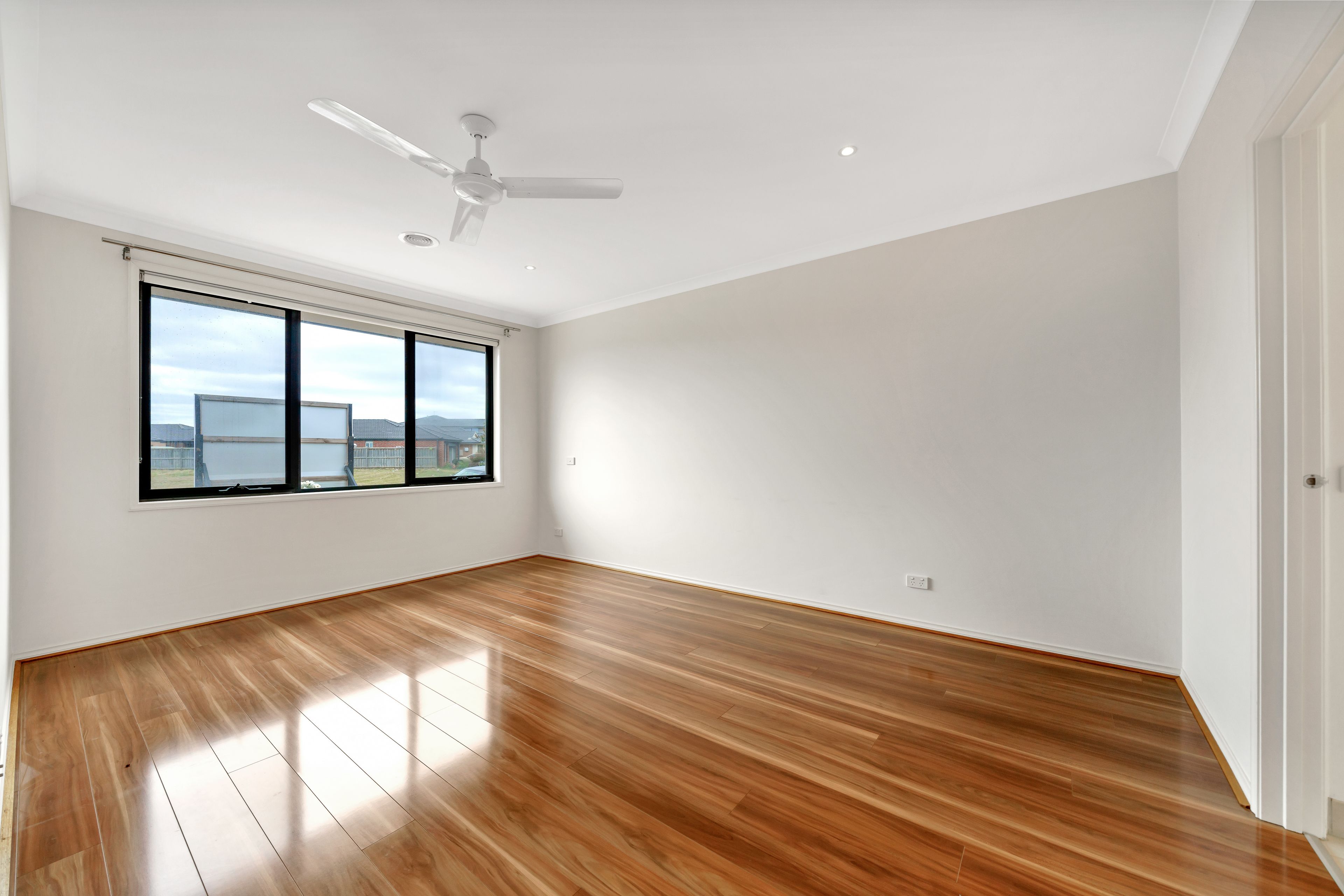 10 Lilydale Avenue — photo 10 of 18