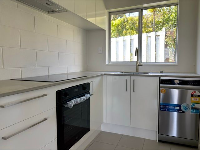 2/98 Birkdale Road, Birkdale, North Shore City