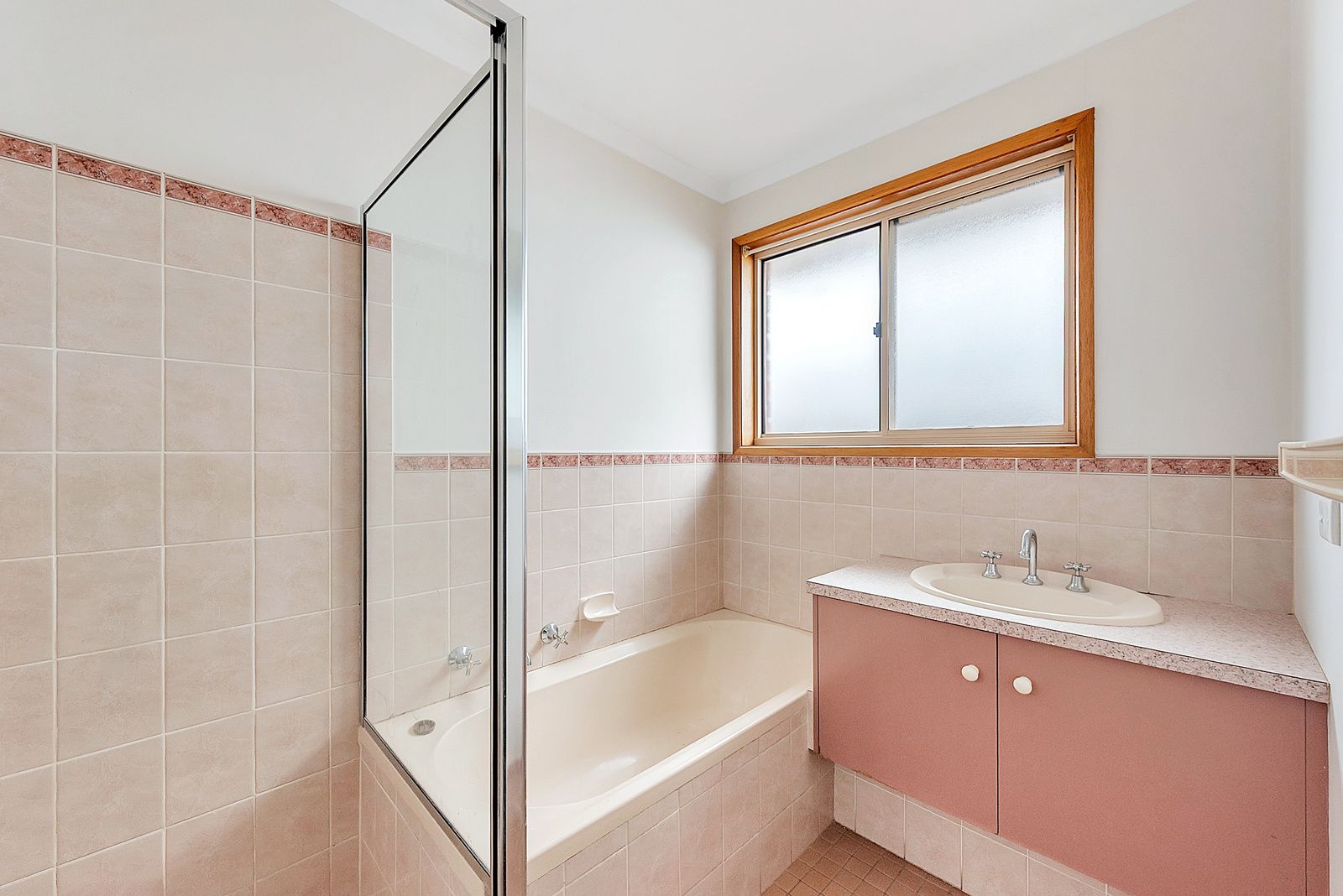 4 Mclean Court — photo 10 of 12