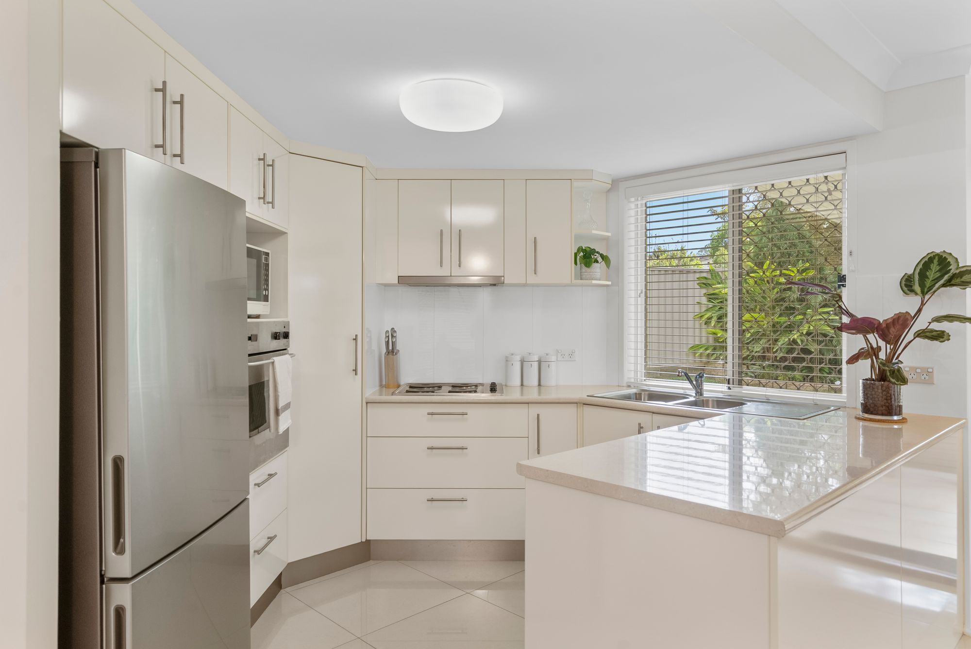 19/34 Lani Street — photo 4 of 23