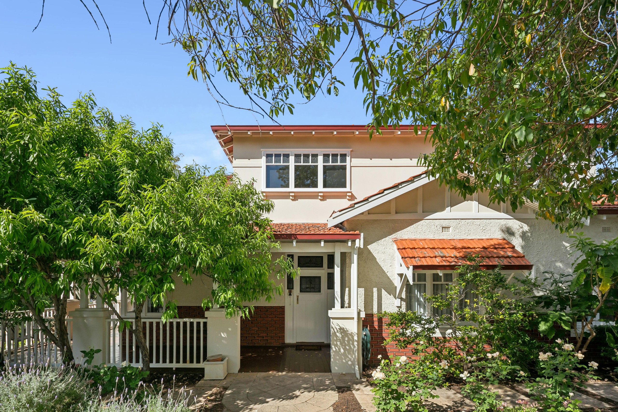 20 Dumbarton Crescent, Menora, WA 6050