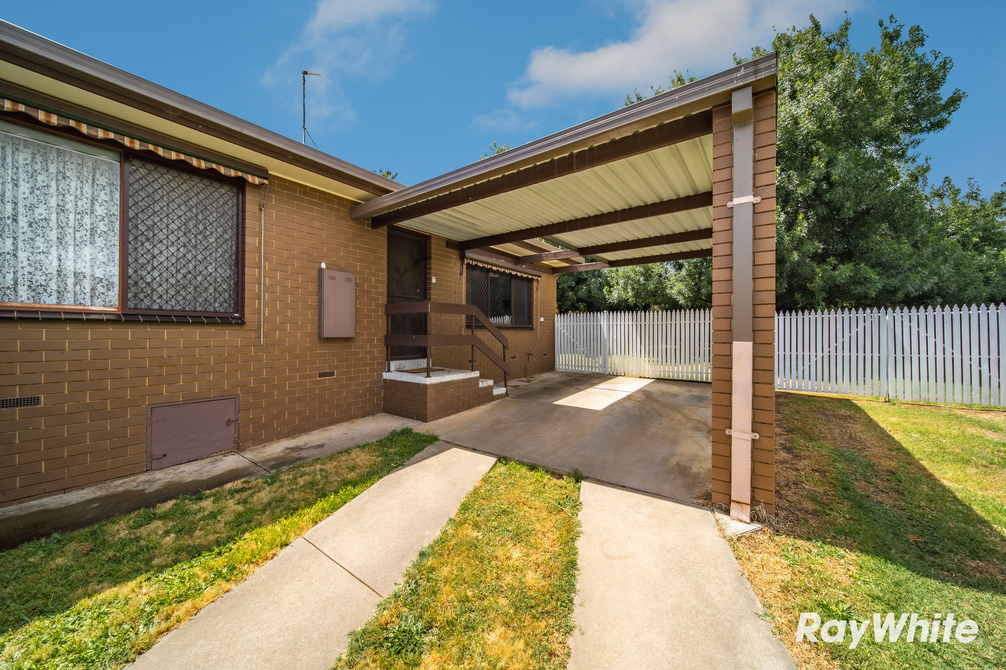 2/12 Arblaster Street, California Gully, VIC 3556