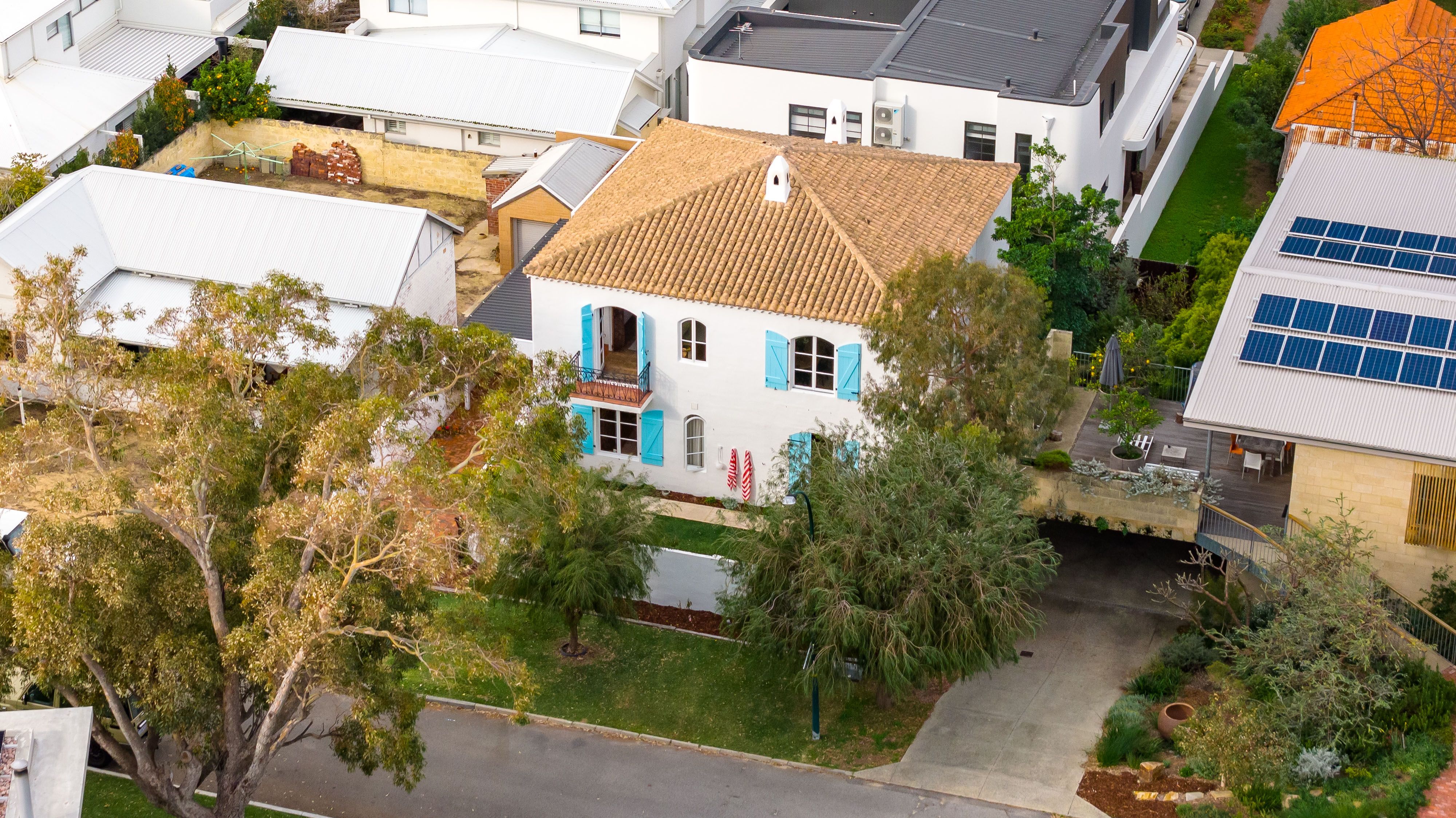 12 Torrens Street — photo 4 of 30