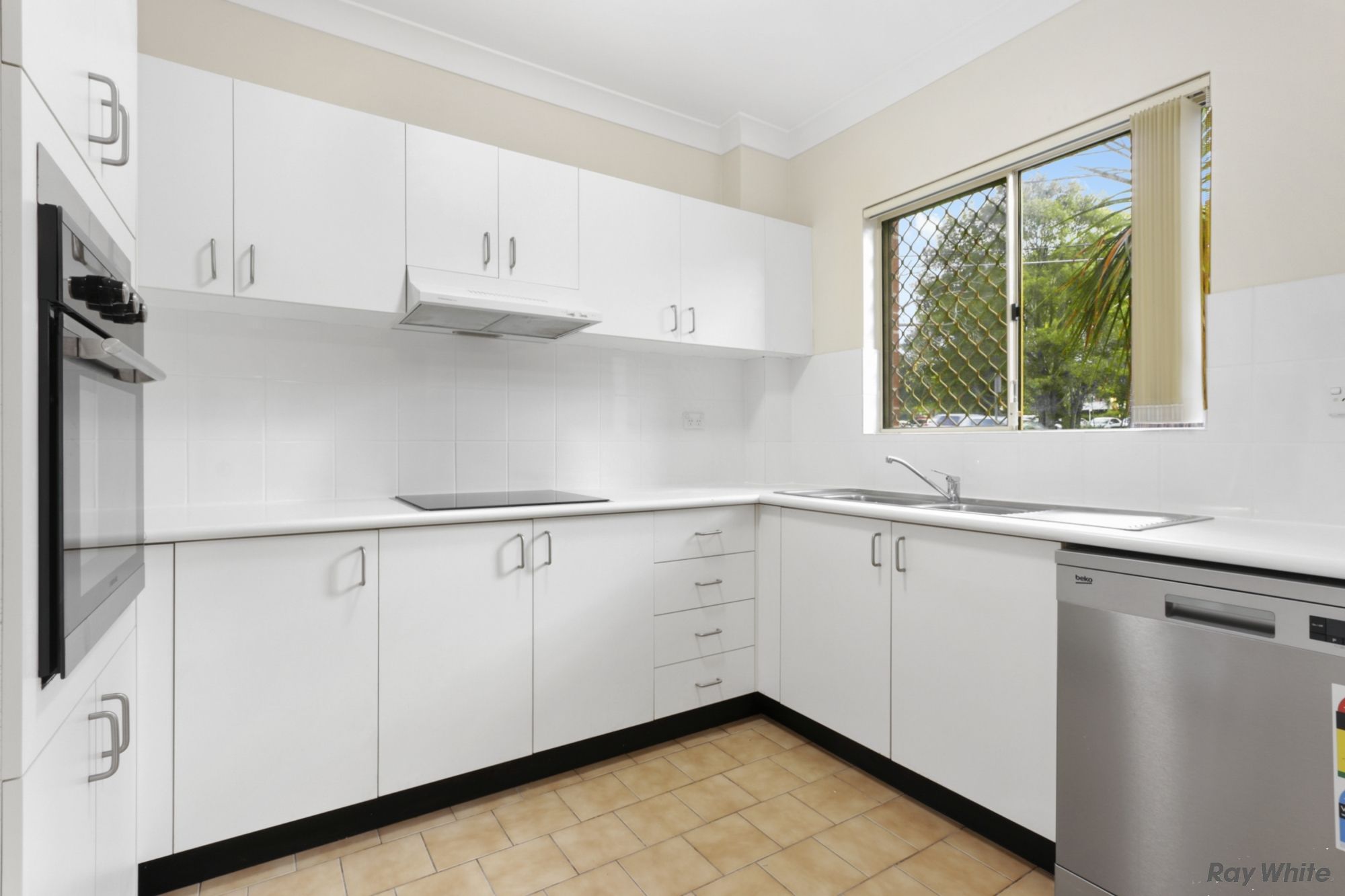 1/2 Bellbrook Avenue, Hornsby, NSW 2077