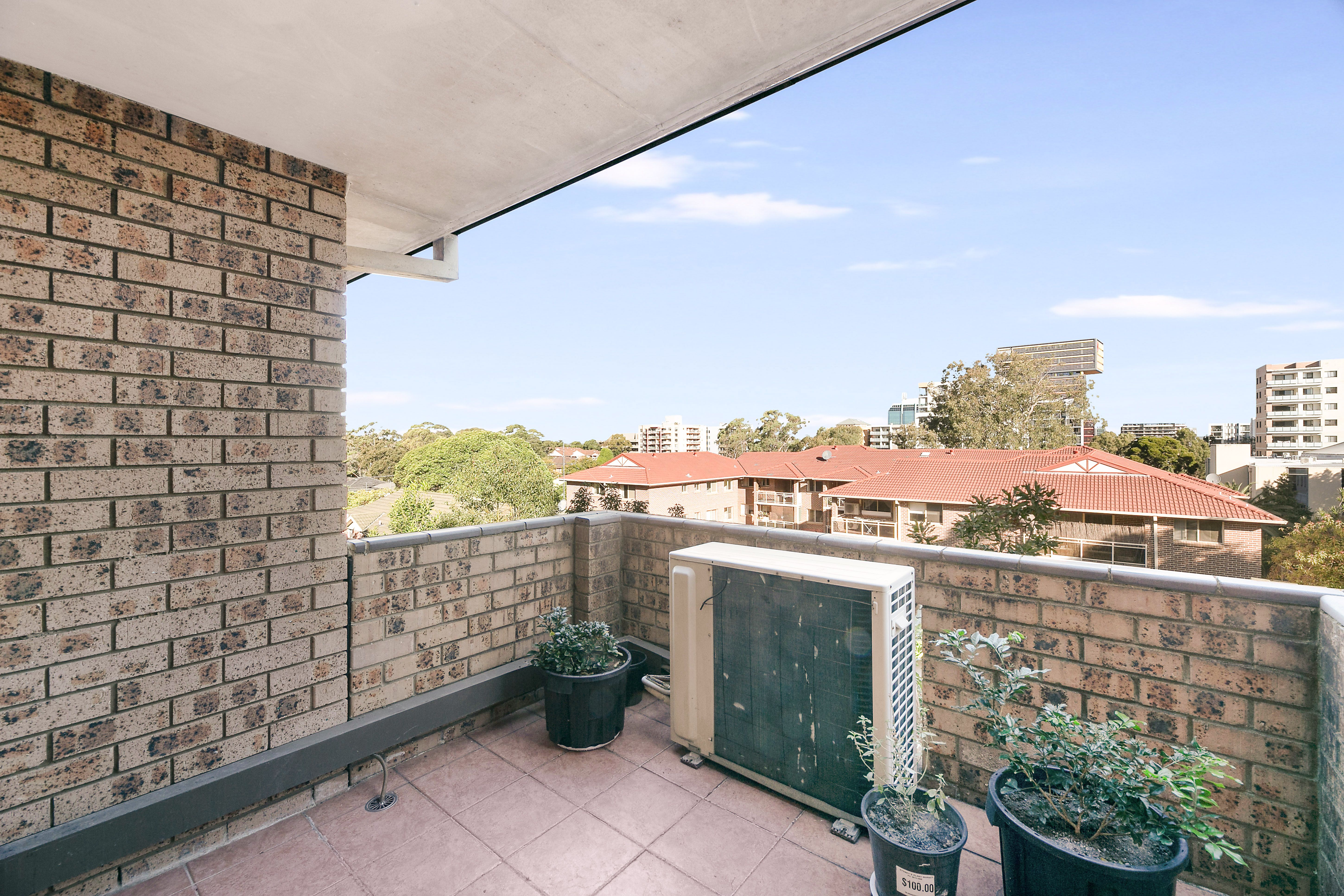 13/28 Conway Road — photo 3 of 8