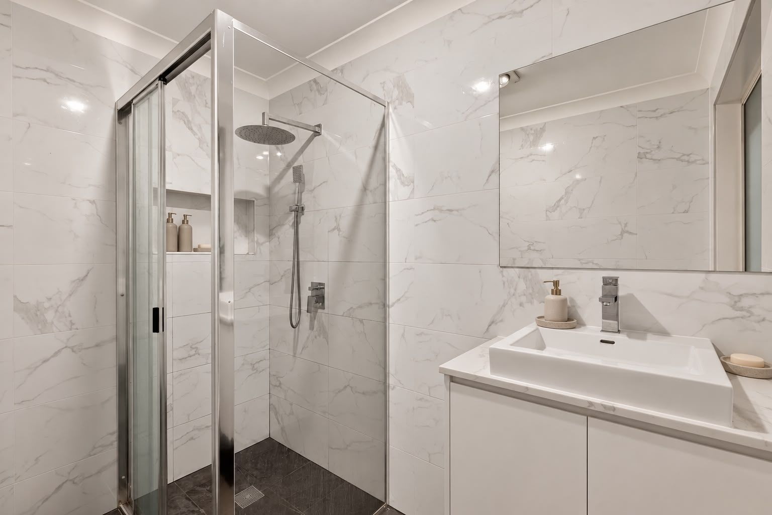 9 Vanessa Place — photo 8 of 12