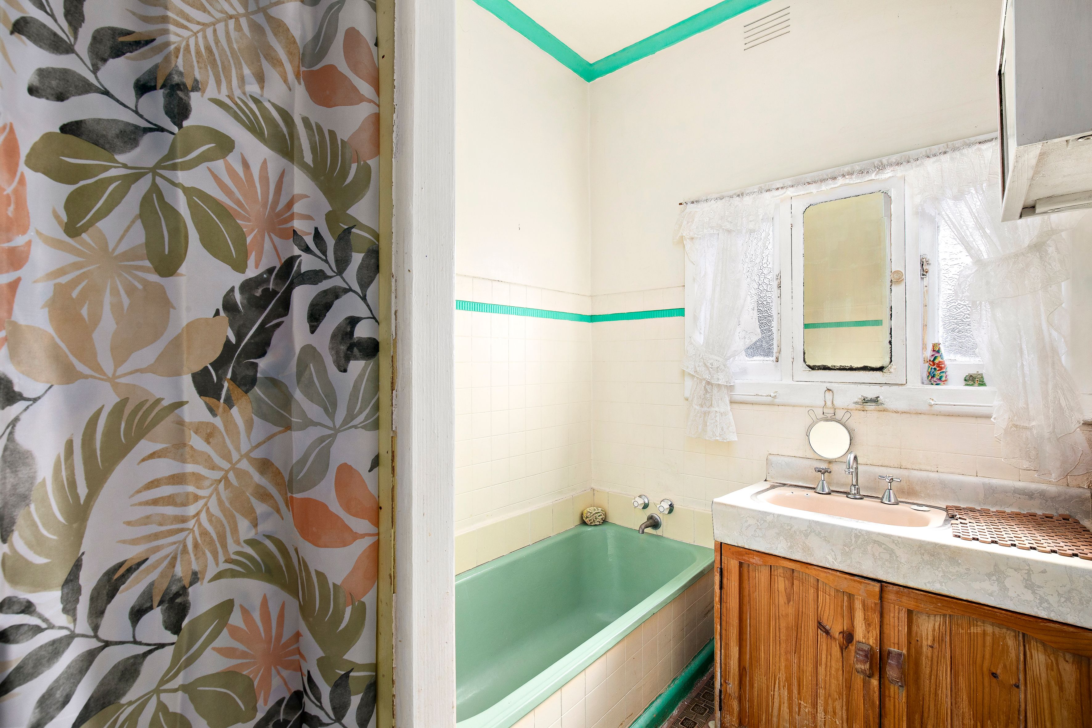 12 Ryan Street — photo 3 of 11