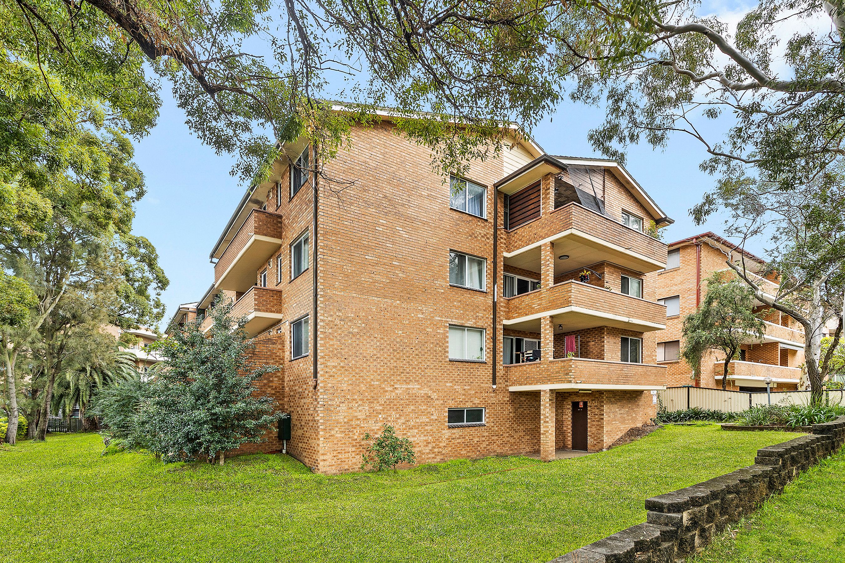 7/69 Chapel Street — photo from Ray White Rockdale