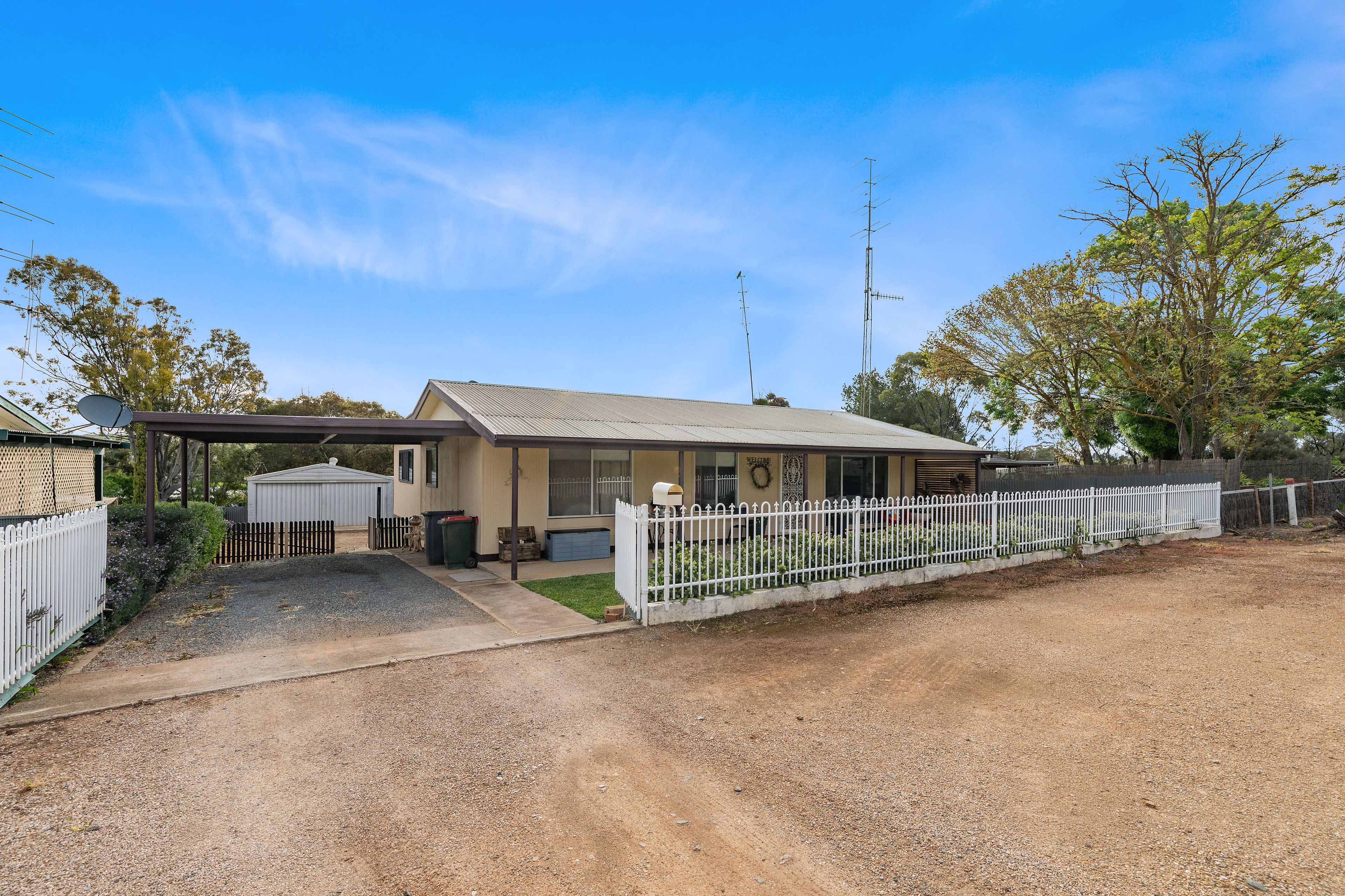 7 Essex Street, Burra, SA 5417