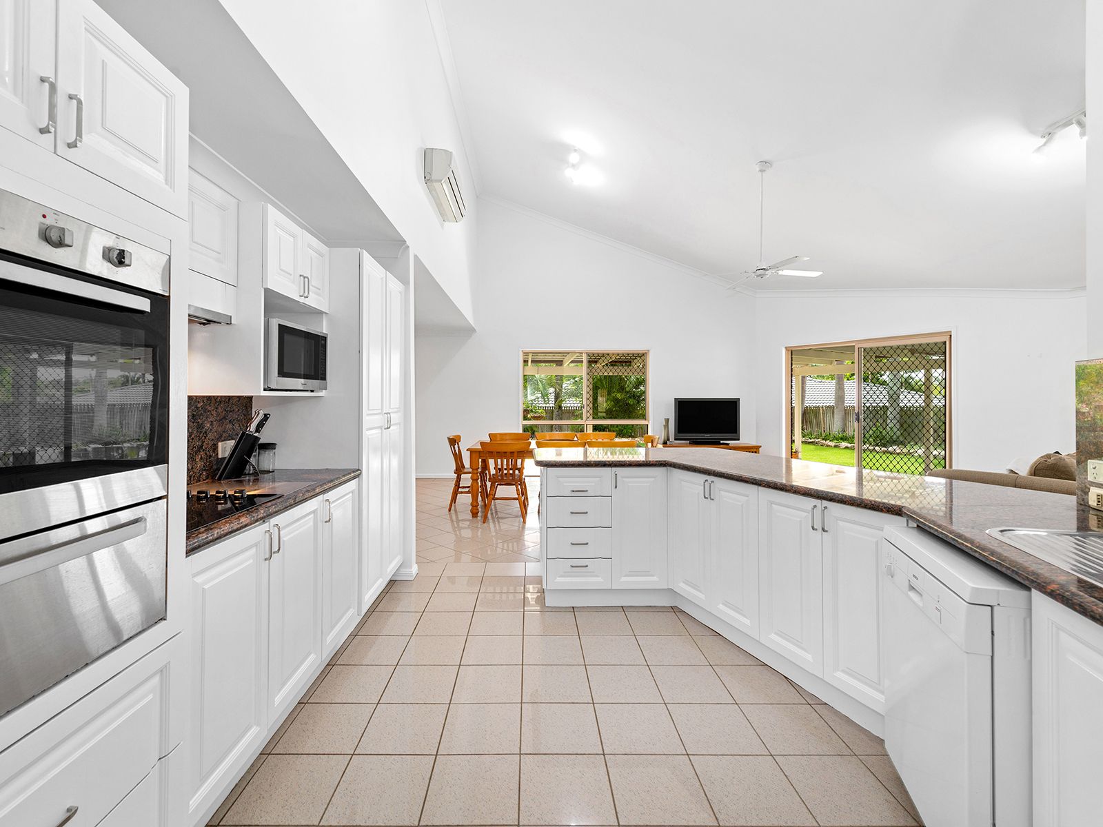 78 Dove Tree Crescent, Sinnamon Park, QLD 4073