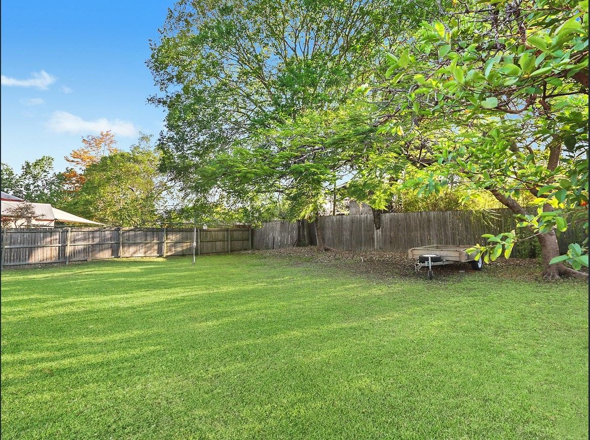 331 Oxley Road — photo 9 of 10