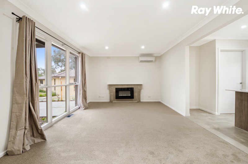 1/4 Pejaro Court, Knoxfield, VIC 3180