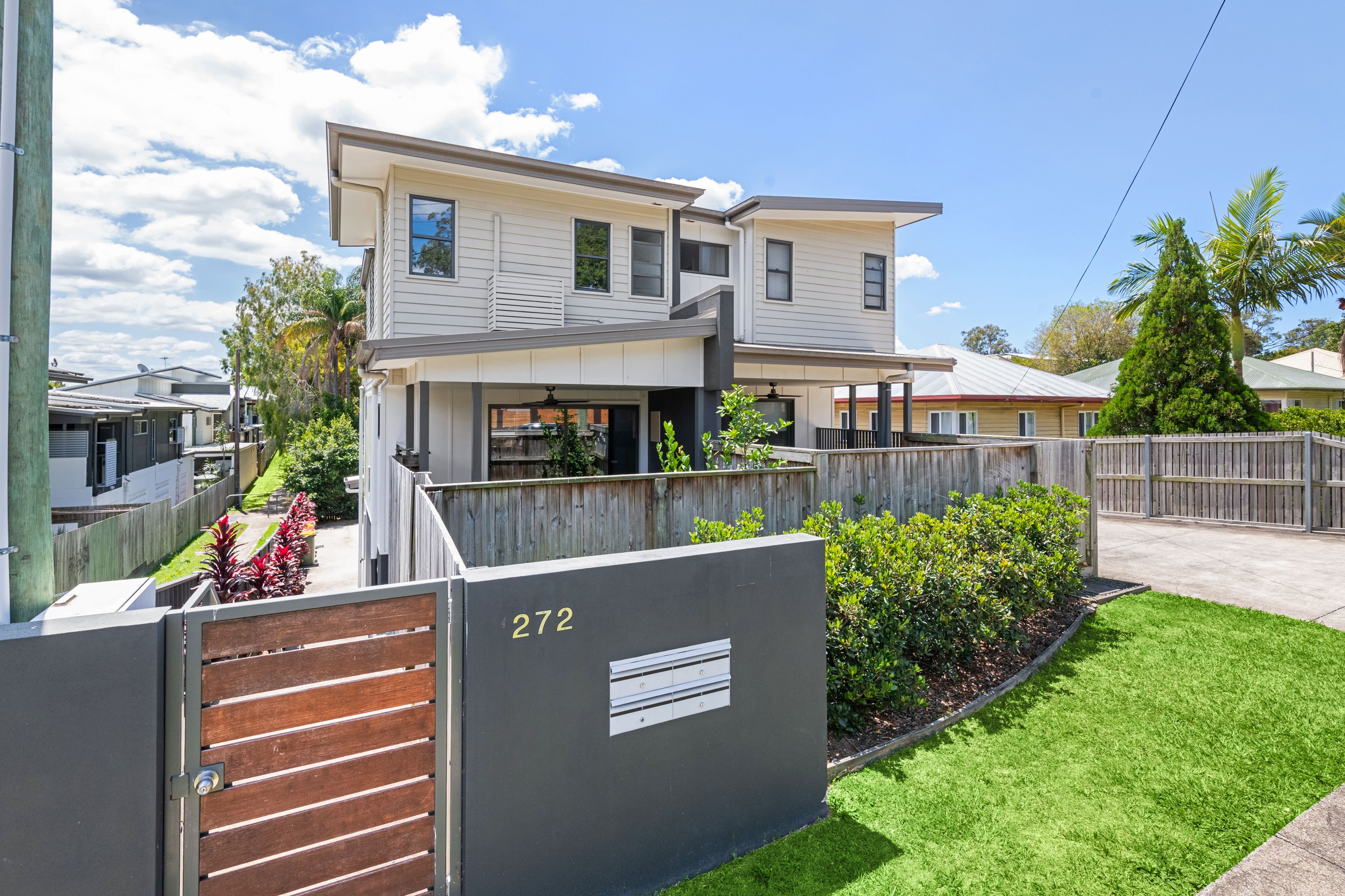 2/272 Nursery Road, Holland Park, QLD 4121