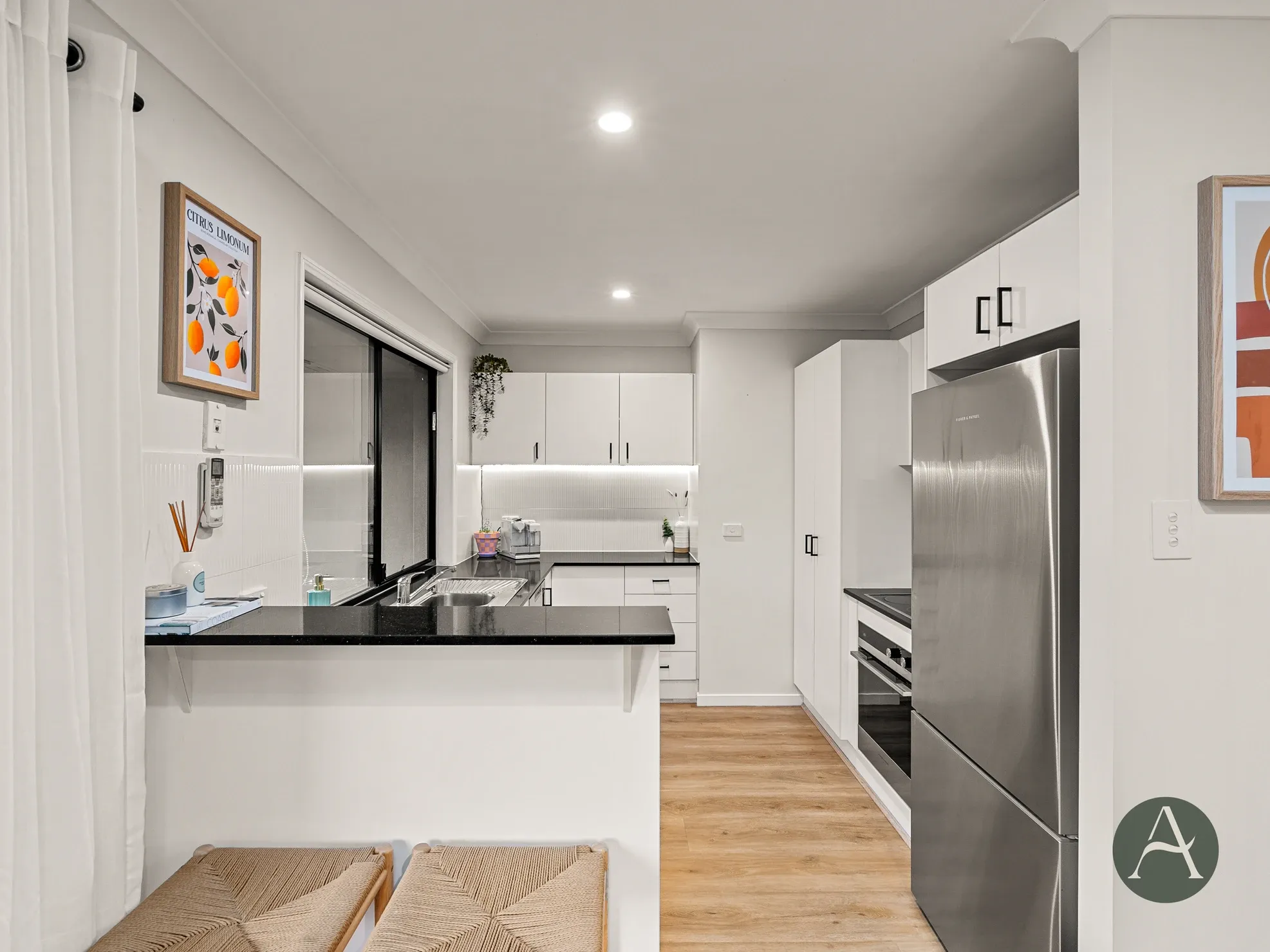 46 Valda Avenue — photo 4 of 11