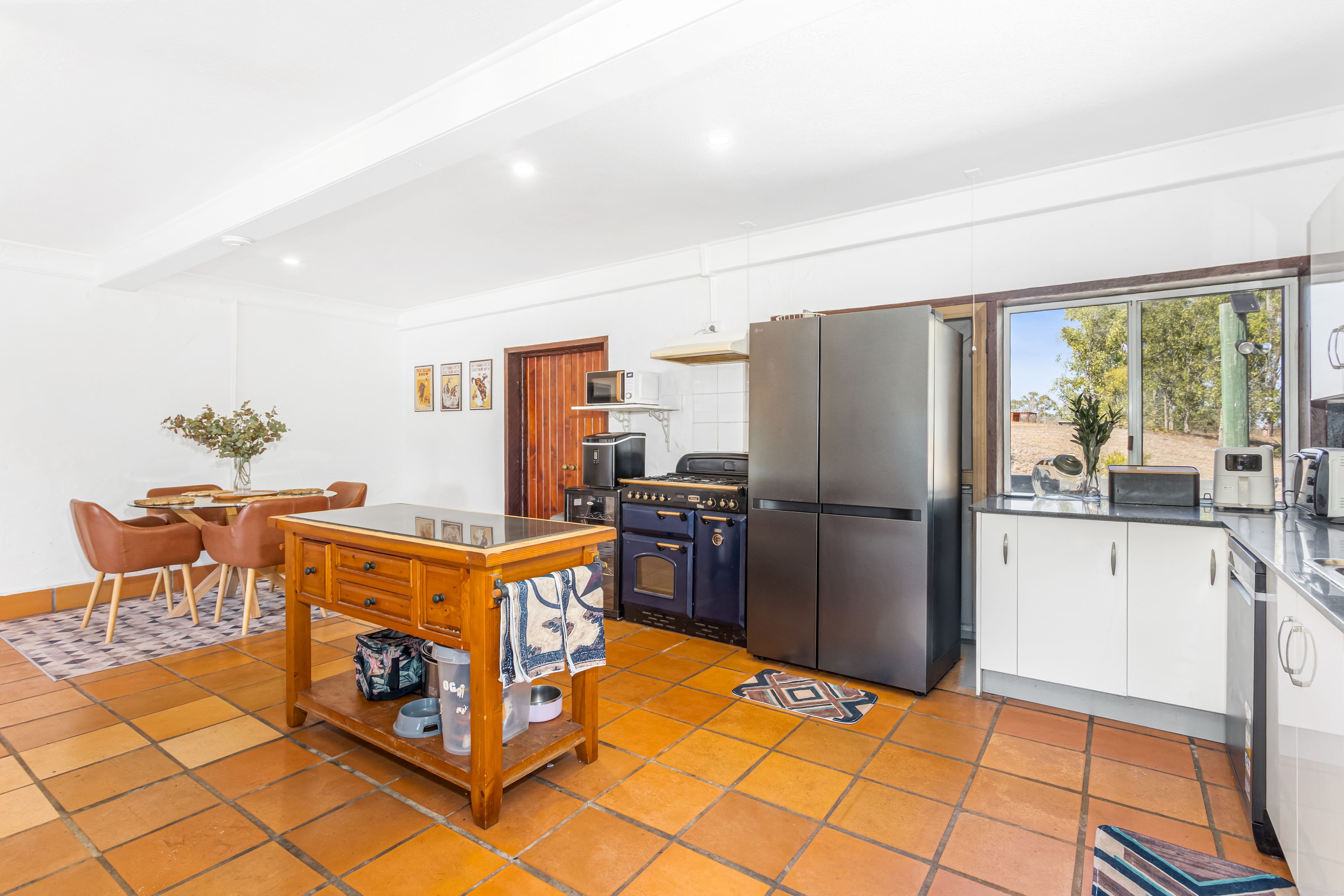 38 GUNDER Road, The Caves, QLD 4702
