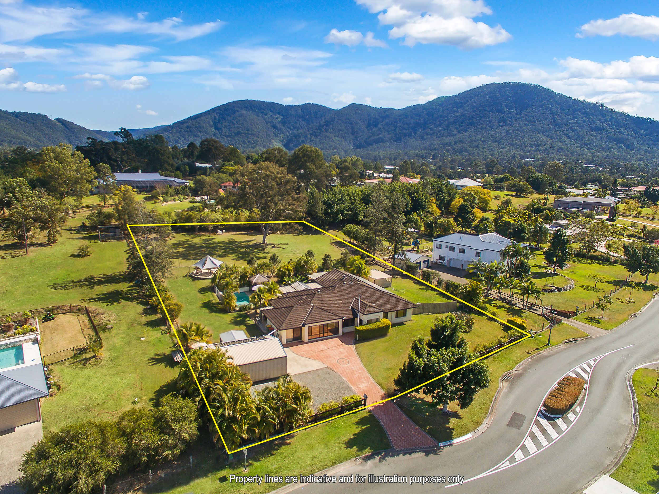 6 Showgrounds Drive, Highvale QLD 4520
