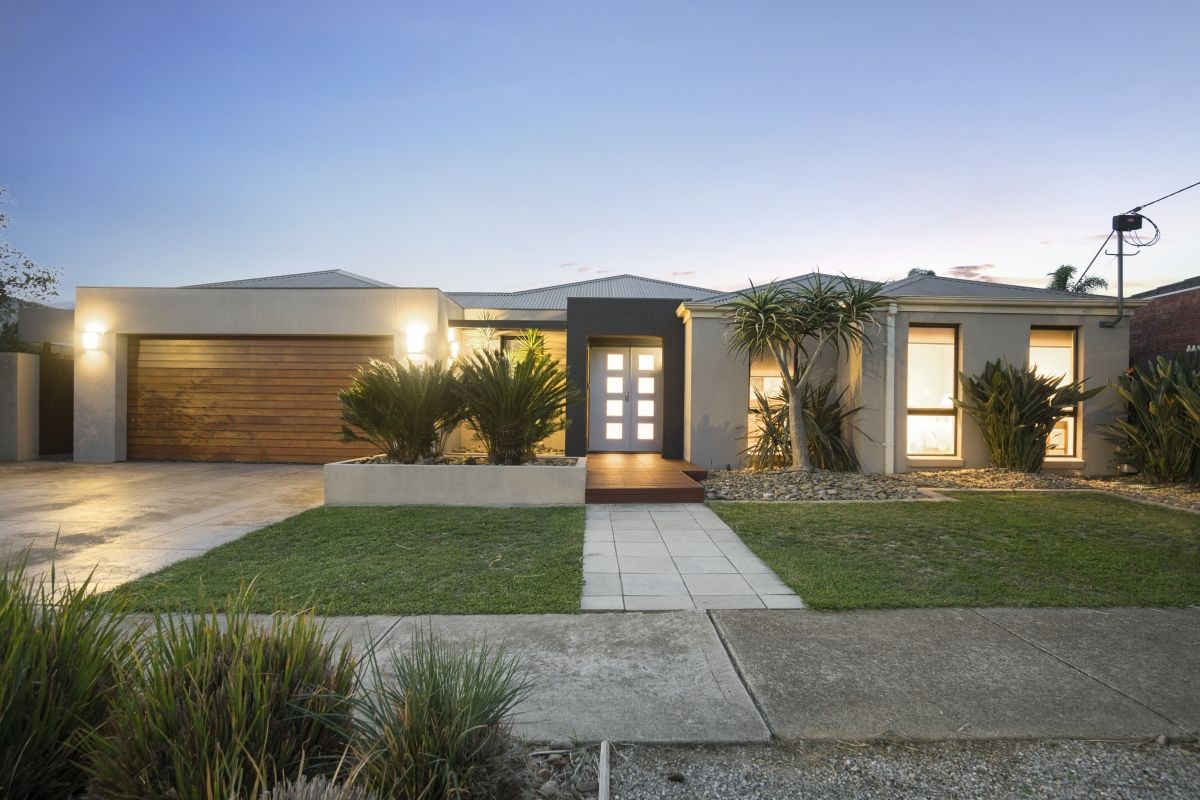 32 Westleigh Drive, Werribee, VIC 3030