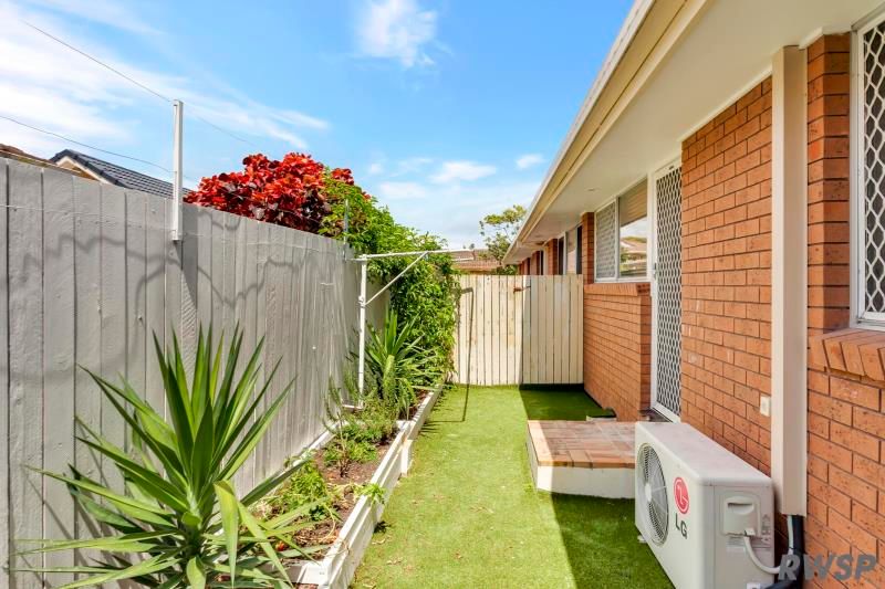 2/129 Sunshine Boulevarde, Mermaid Waters, QLD 4218