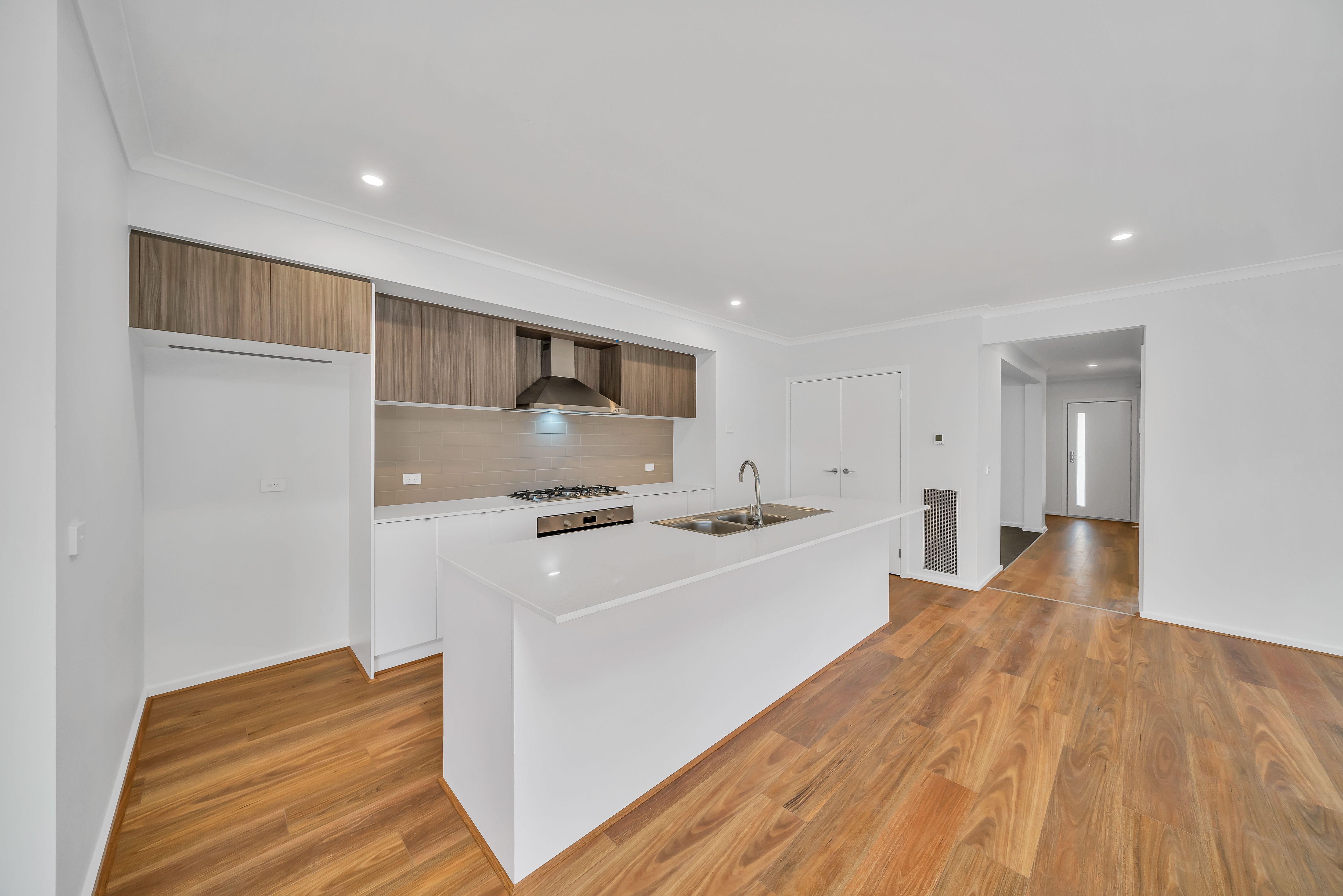 42 Grande Belmond Avenue — photo 4 of 15