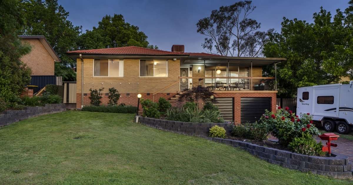 4 Dobinson Place Flynn Act 2615 Sold House Ray White