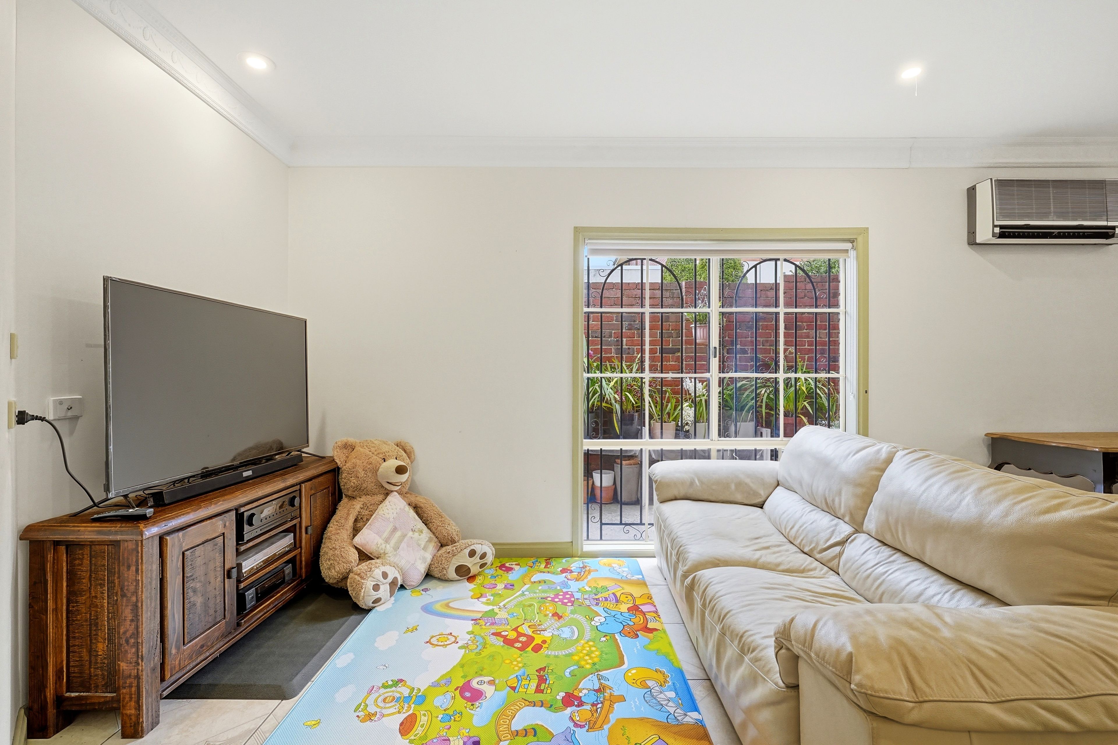 2 Thurston Street — photo 5 of 12