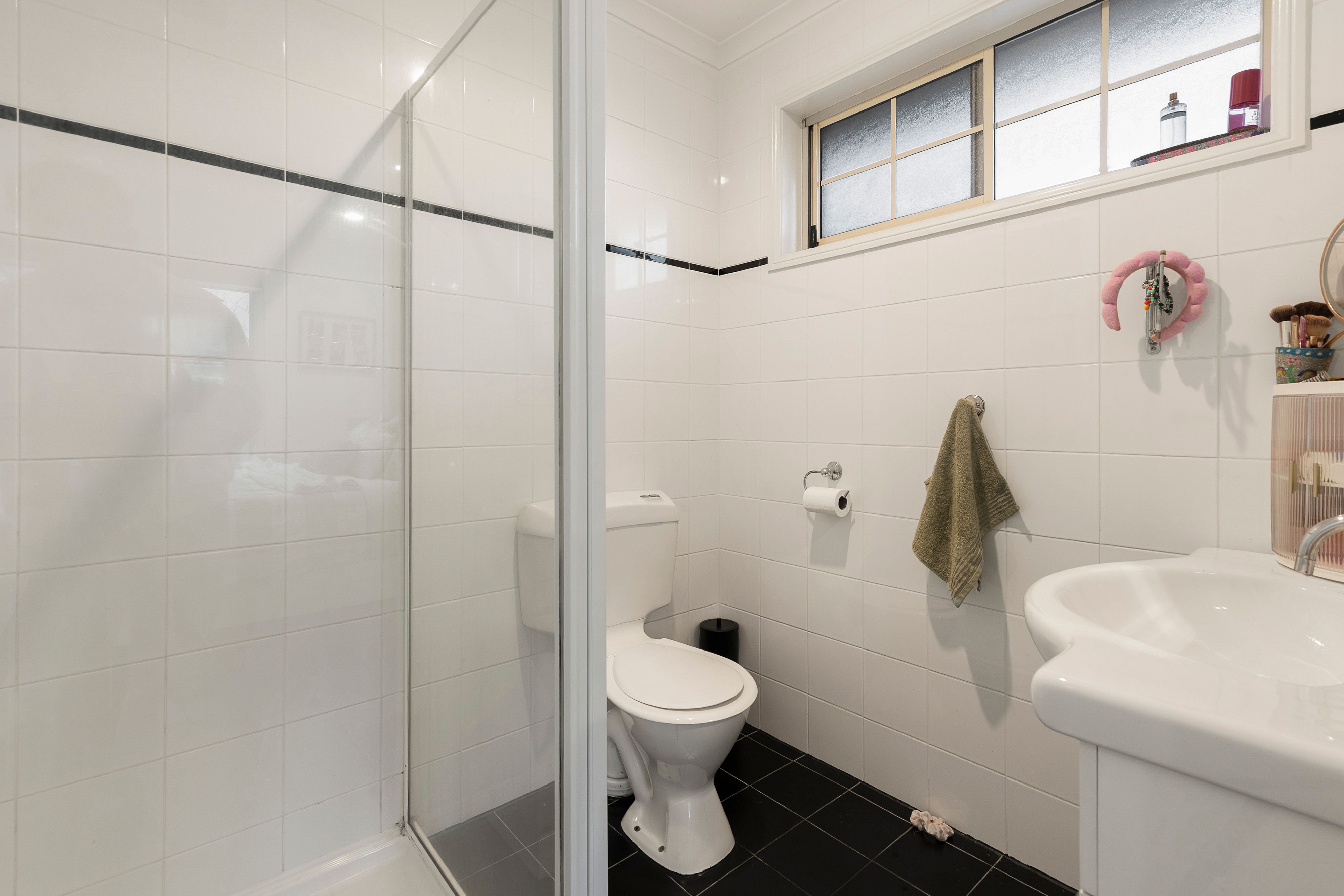 190 Erinbank Crescent — photo 12 of 29