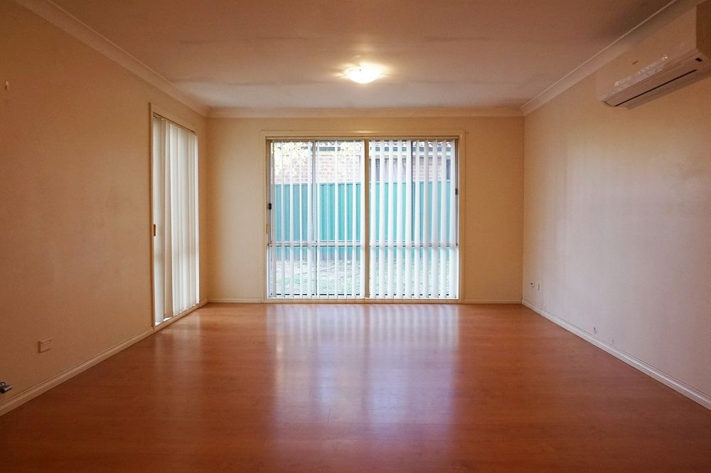 2 Outram Place, Currans Hill, NSW 2567
