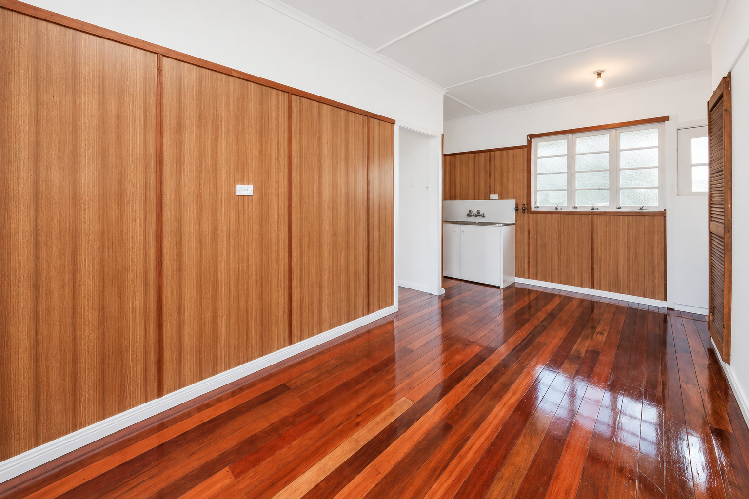 385 Broadwater Road — photo 9 of 10