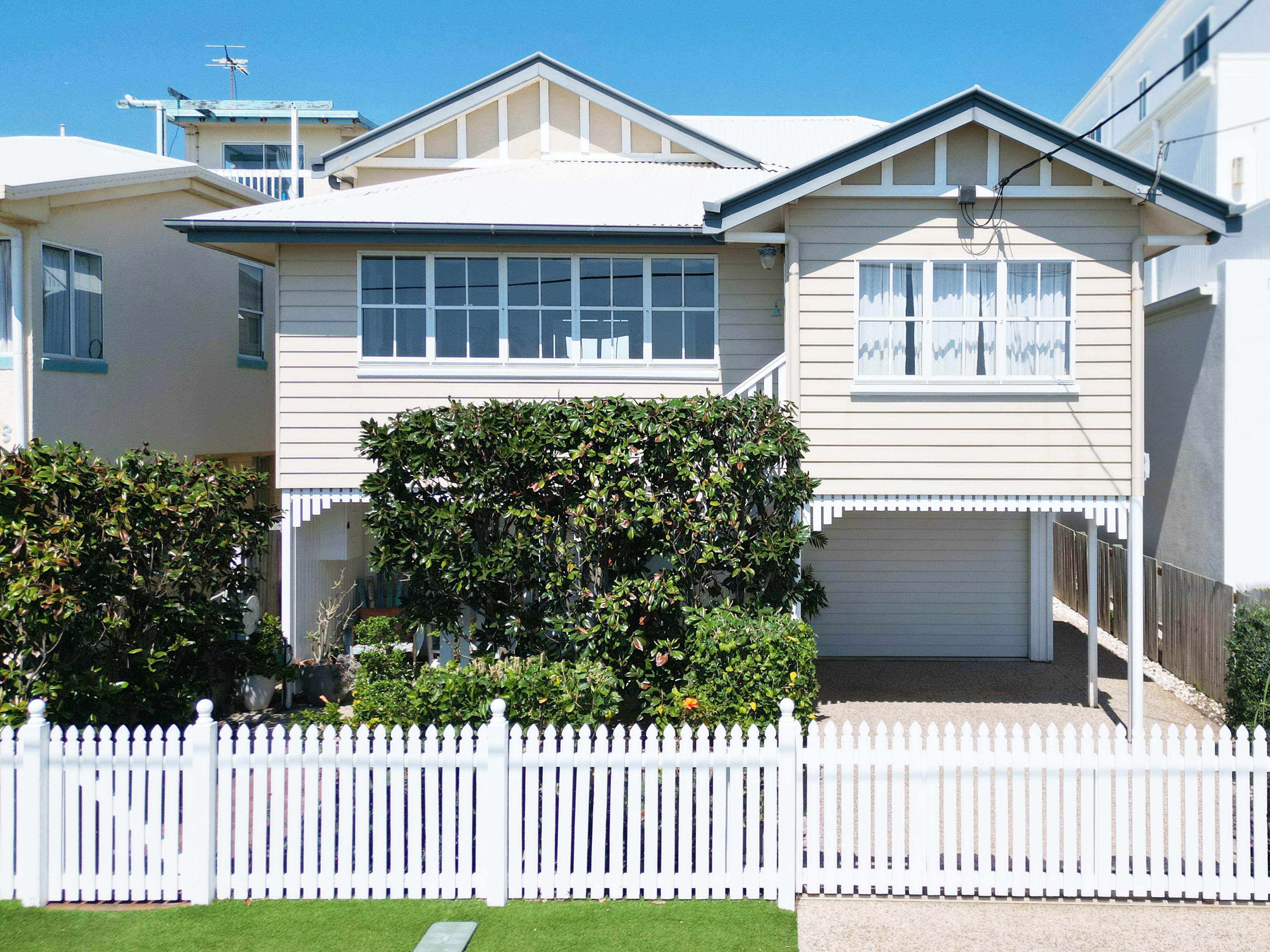 35 Flinders Parade, Scarborough QLD 4020