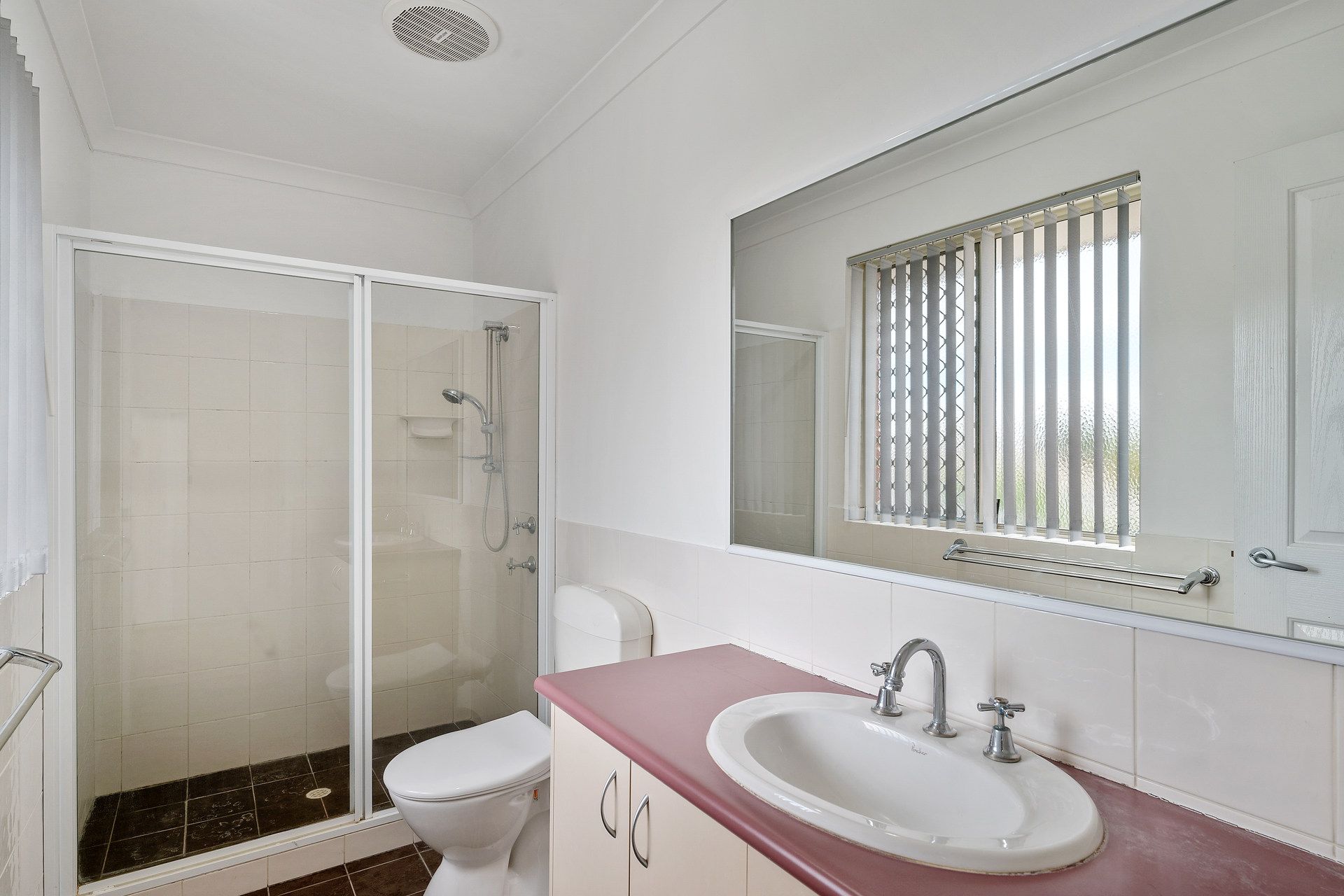 Stylish Double Storey Living in an Unbeatable Kewdale Location — photo 12 of 18